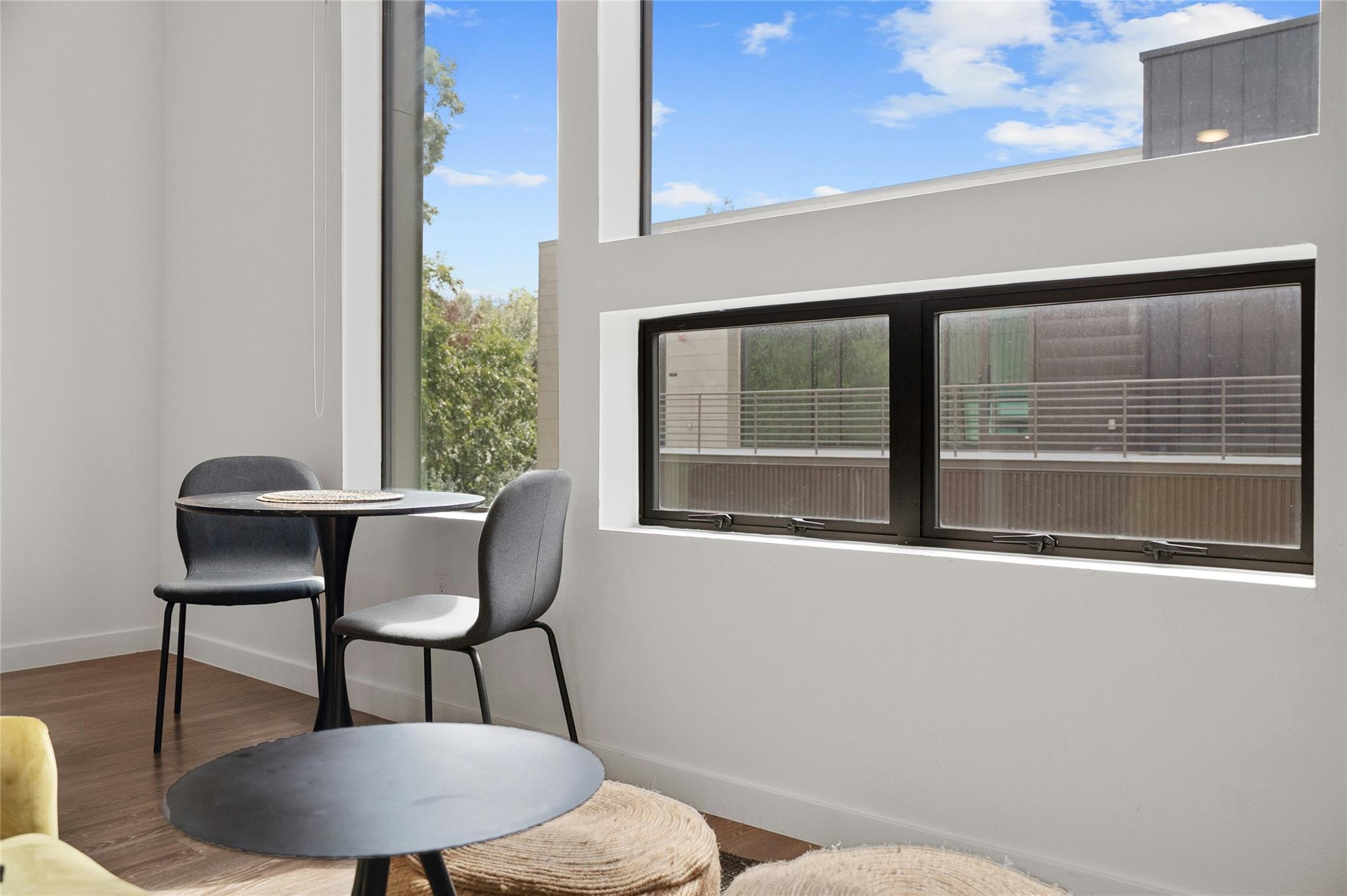 49 Navasota St # 216, Austin, TX 78702