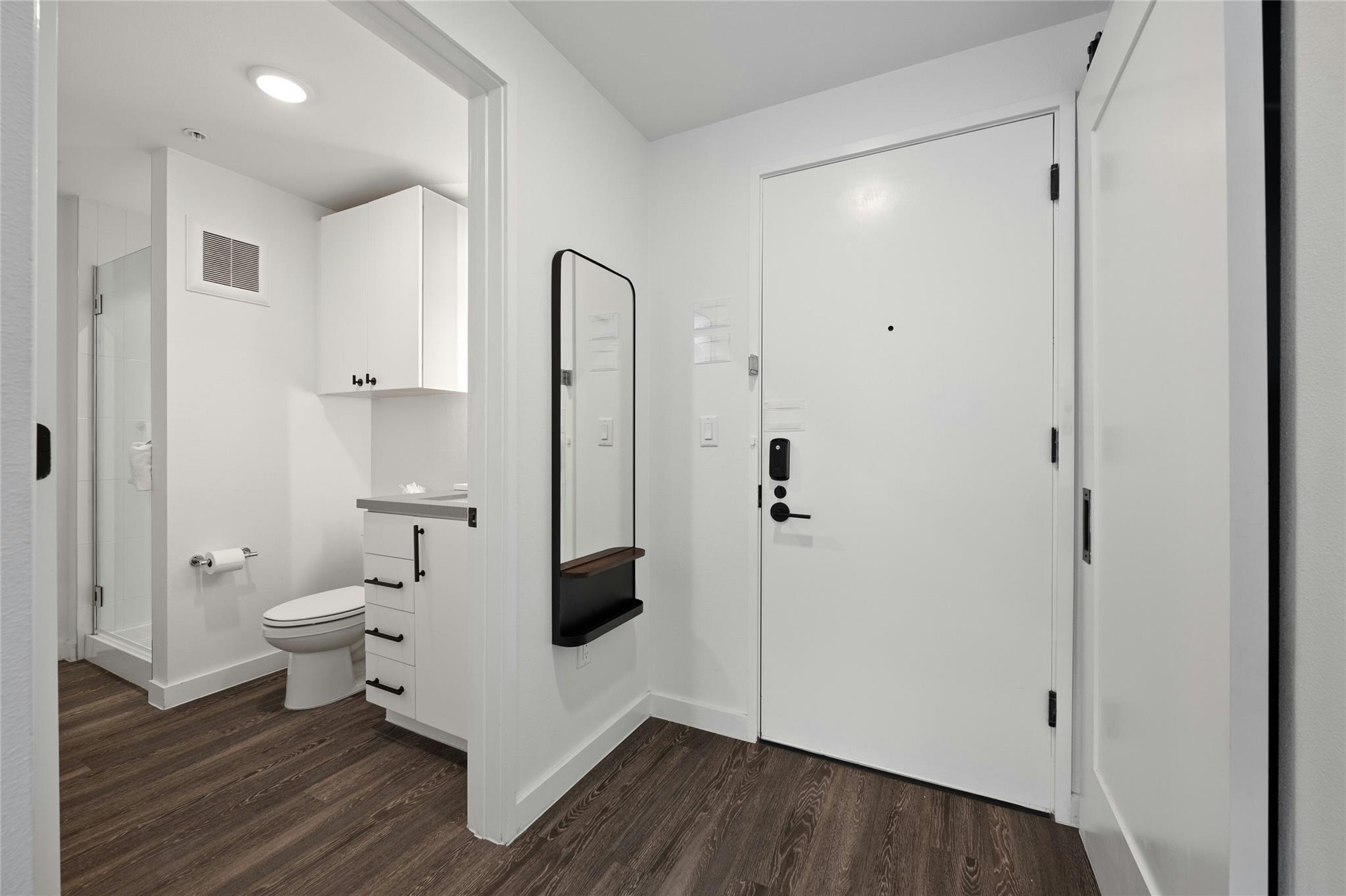 49 Navasota St # 216, Austin, TX 78702