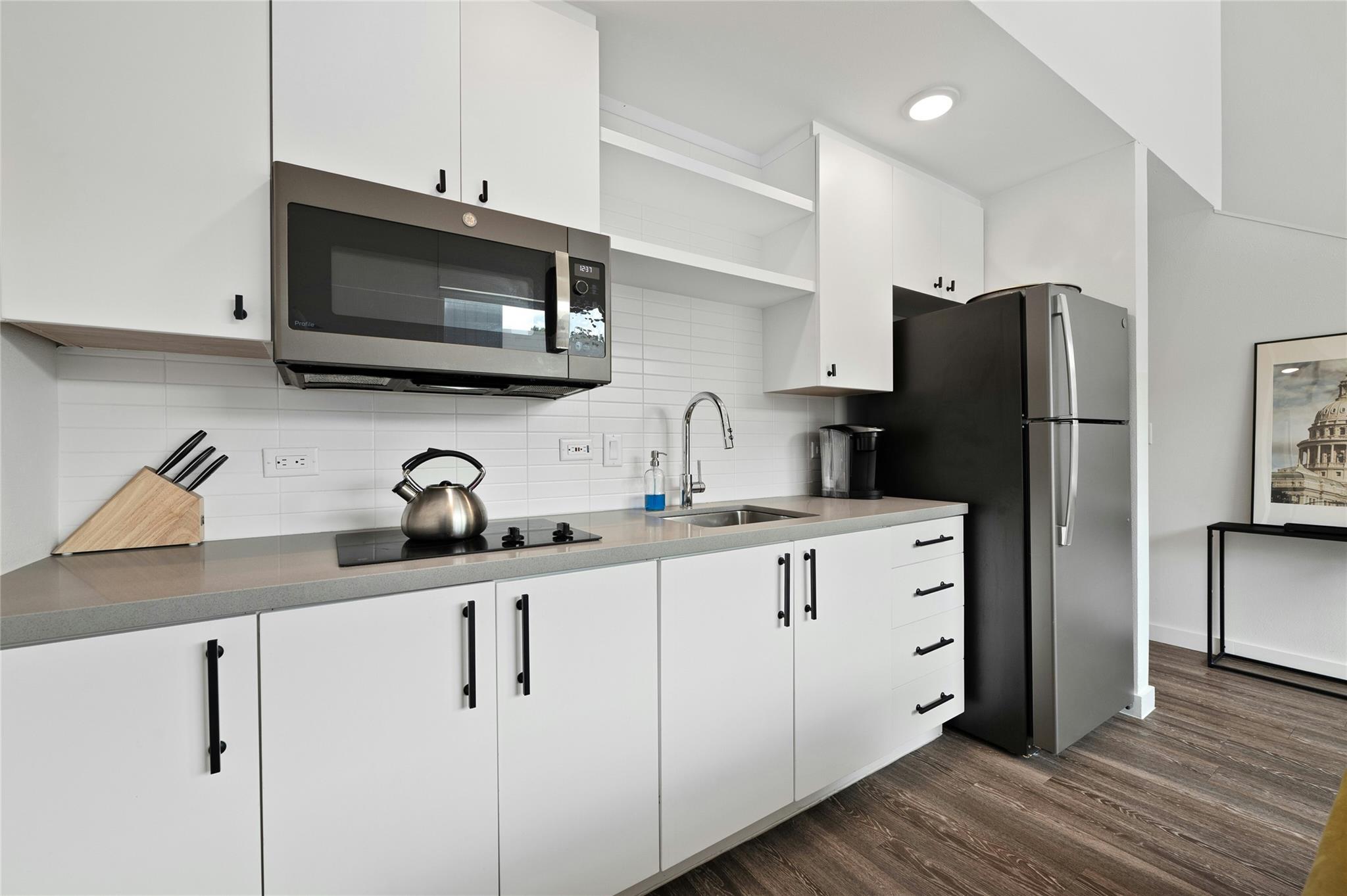 49 Navasota St # 216, Austin, TX 78702