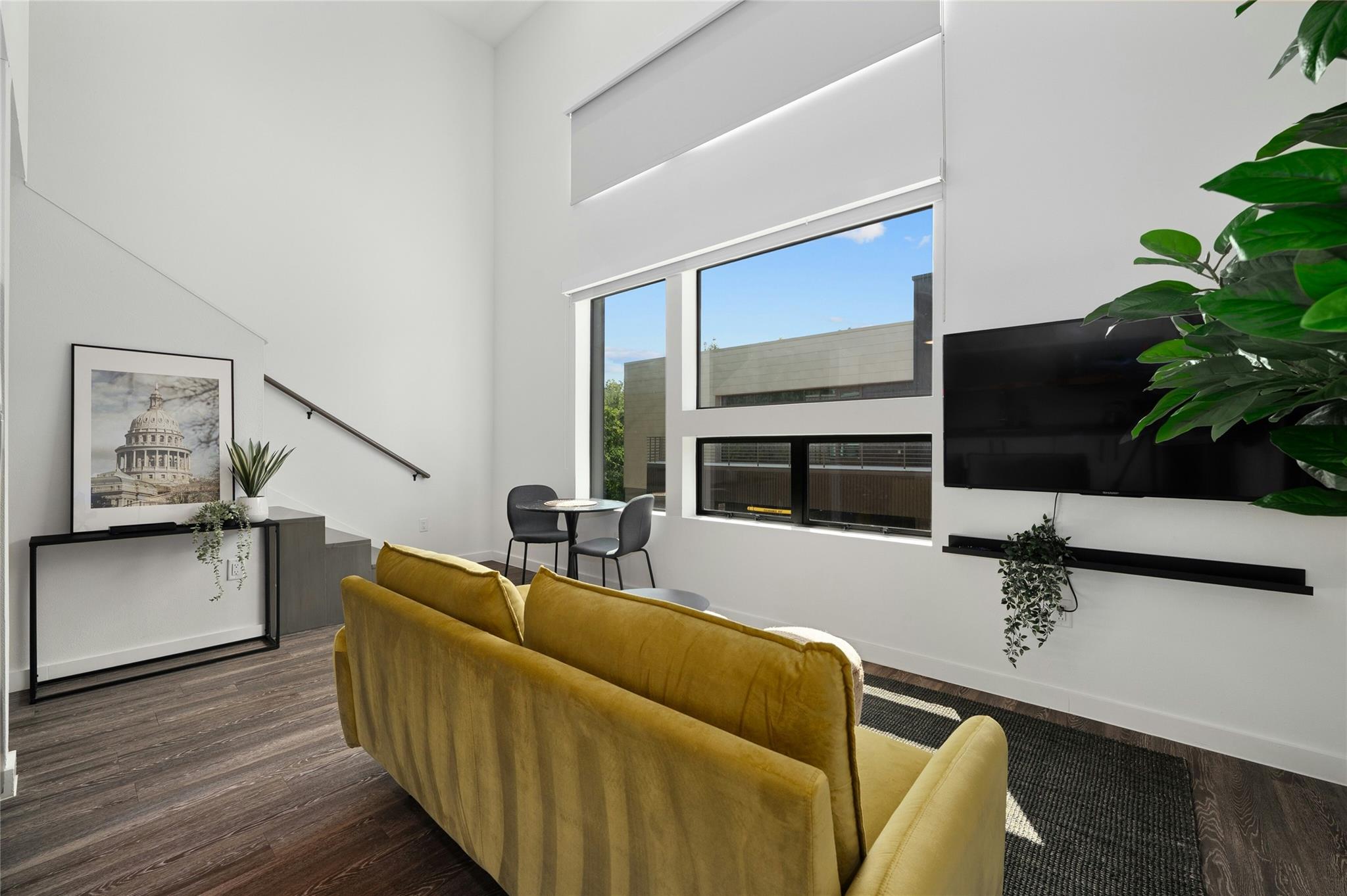 49 Navasota St # 216, Austin, TX 78702