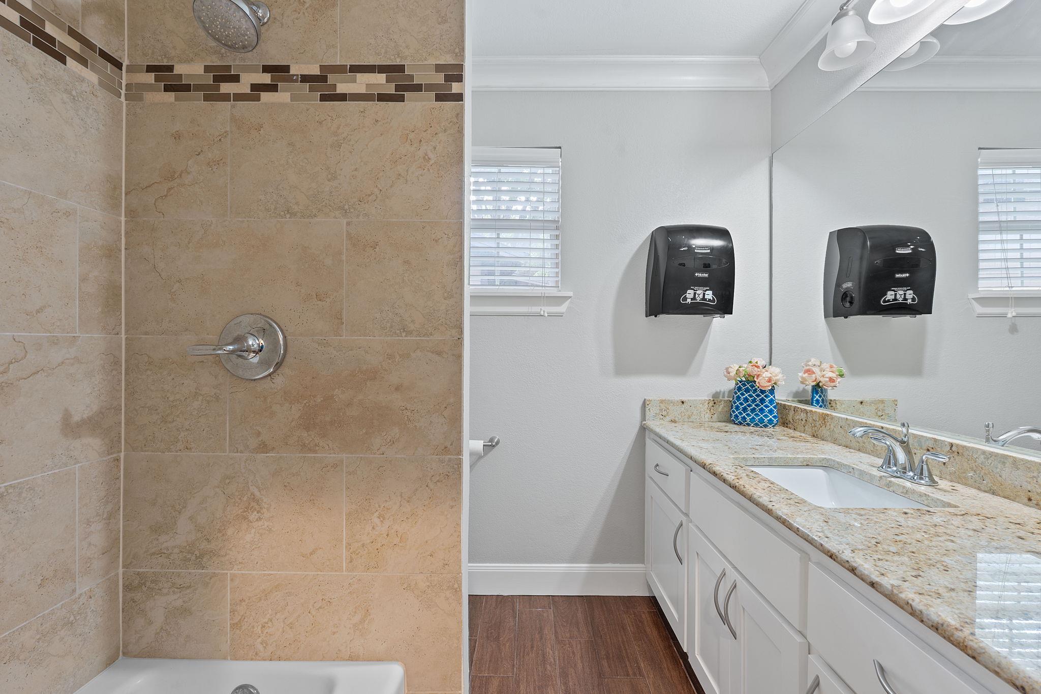 1101 Mahan Dr, Austin, TX 78721