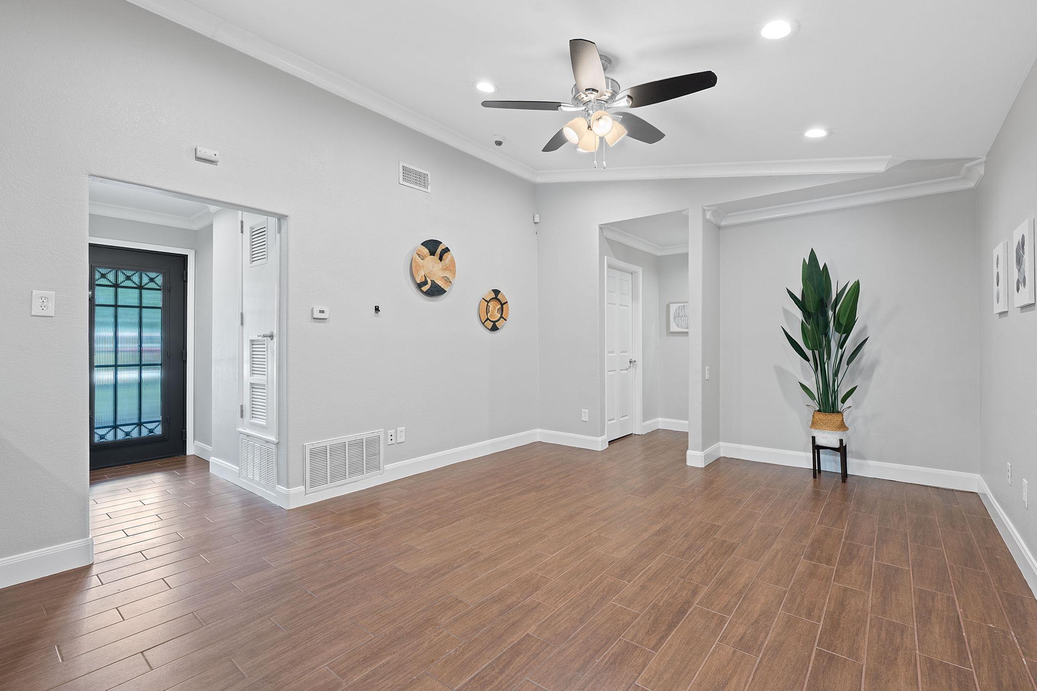 1101 Mahan Dr, Austin, TX 78721