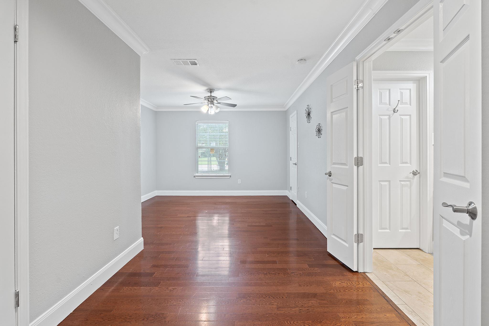 1101 Mahan Dr, Austin, TX 78721