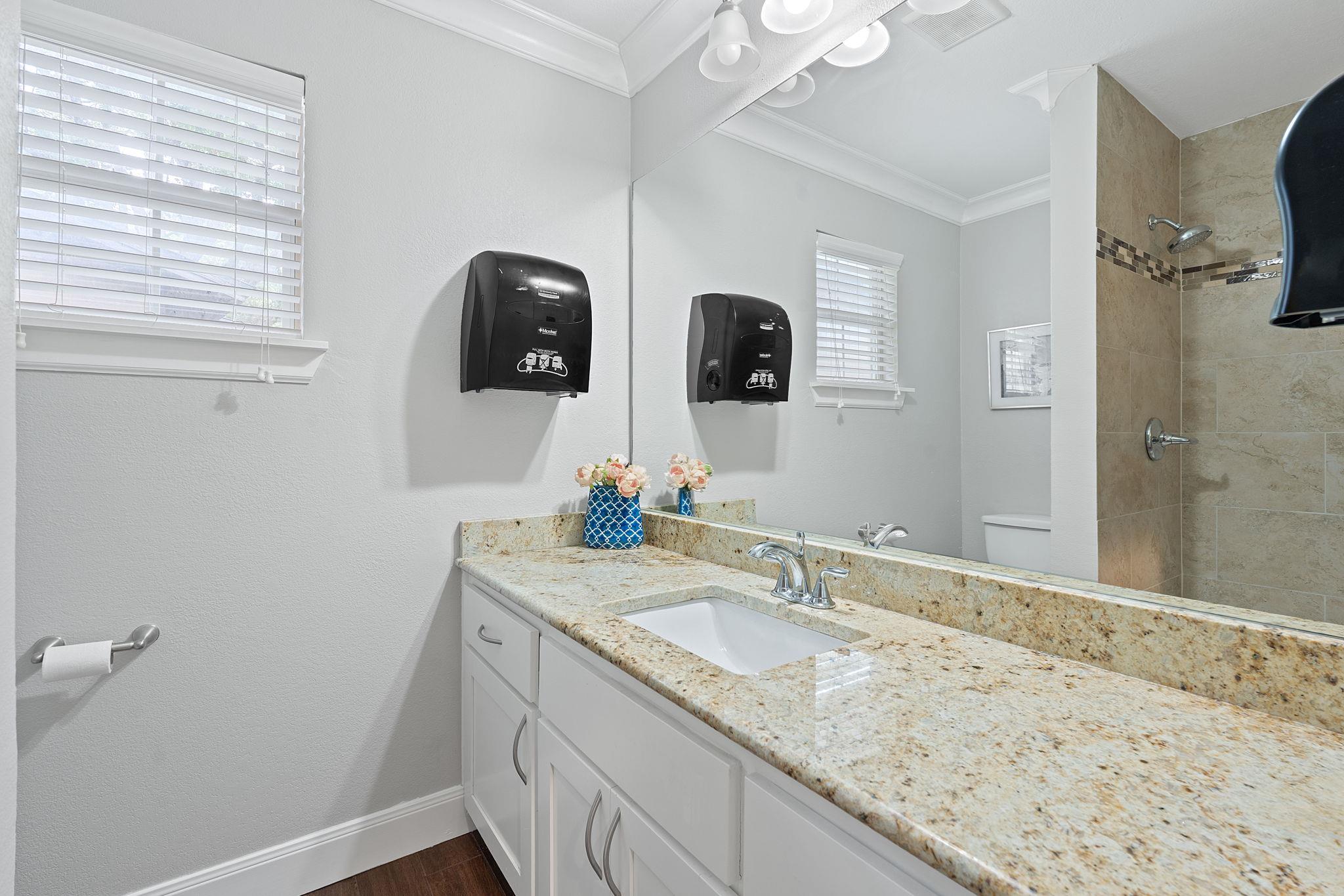 1101 Mahan Dr, Austin, TX 78721