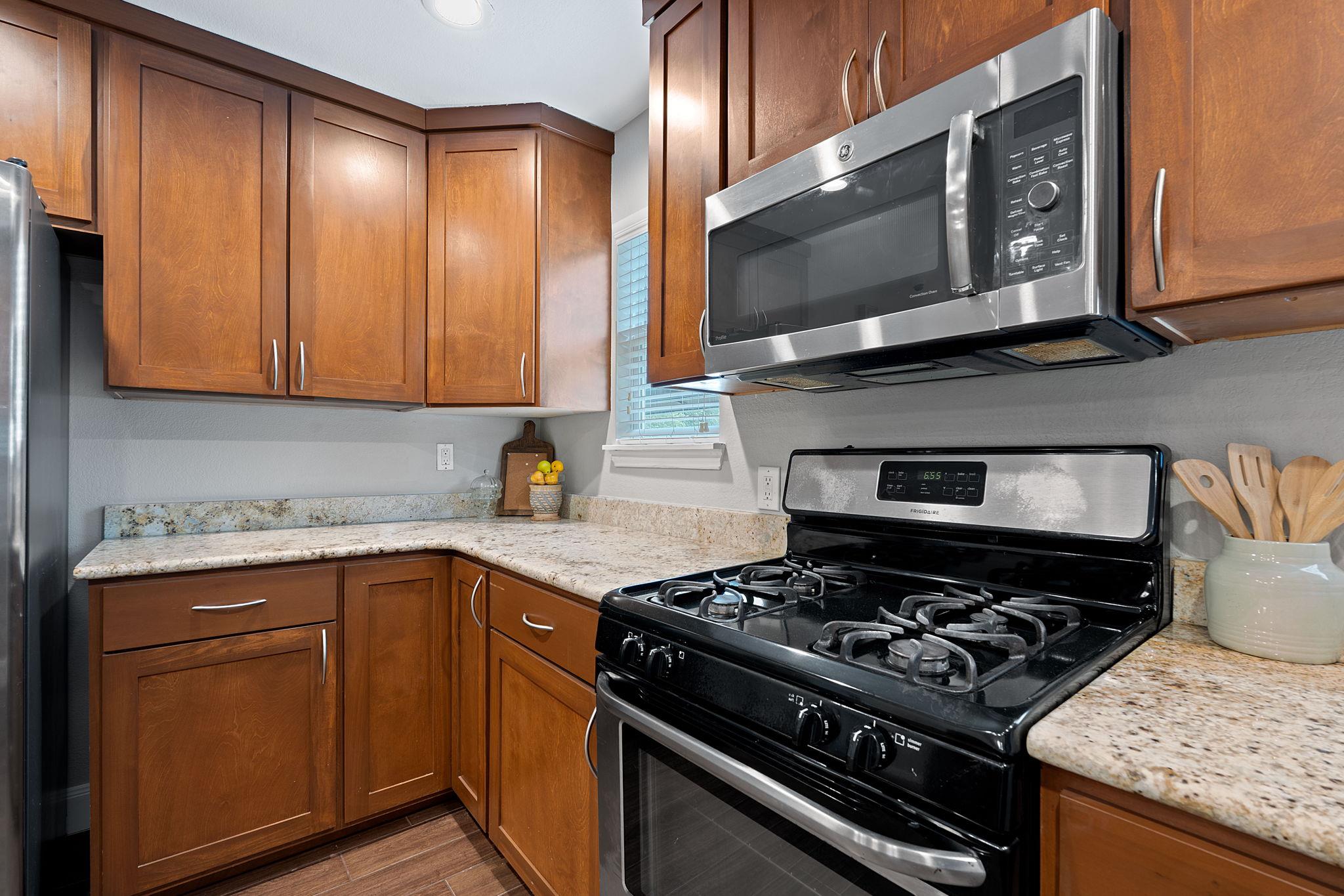 1101 Mahan Dr, Austin, TX 78721