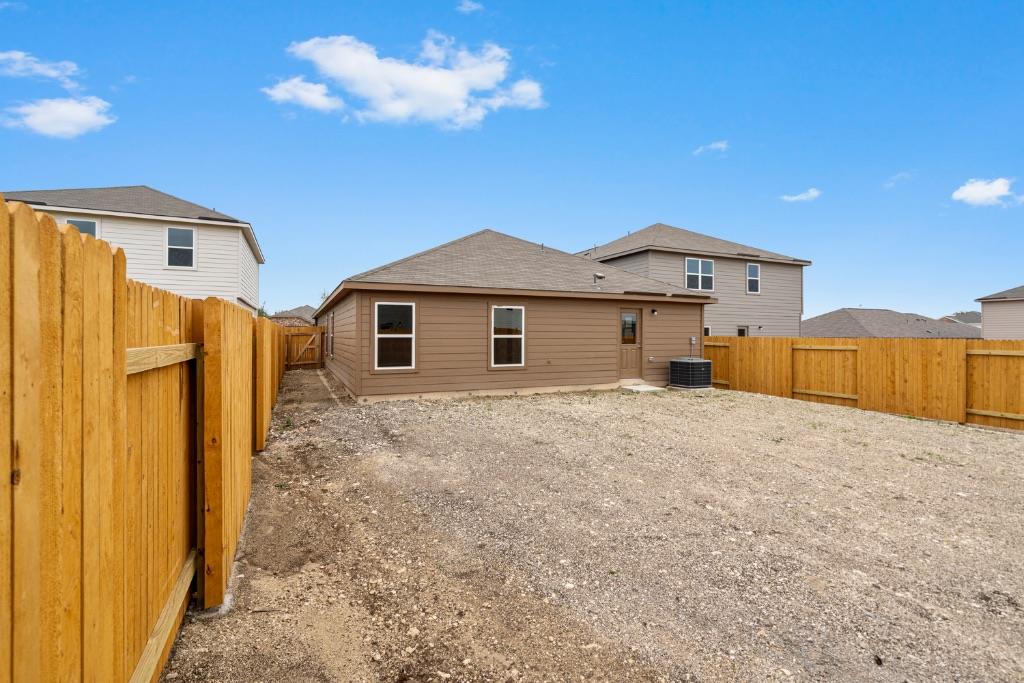 205 Allington Cir, Jarrell, TX 76537
