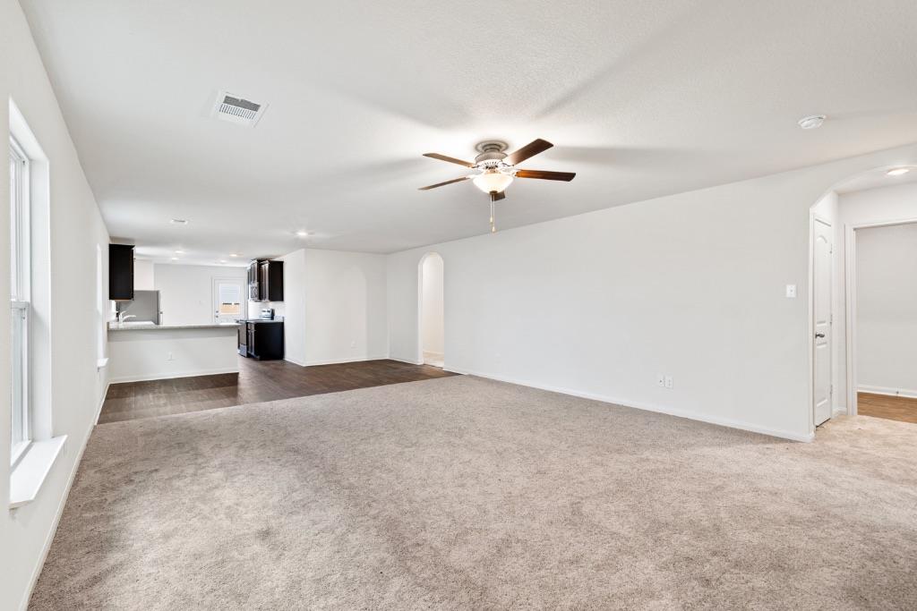 205 Allington Cir, Jarrell, TX 76537