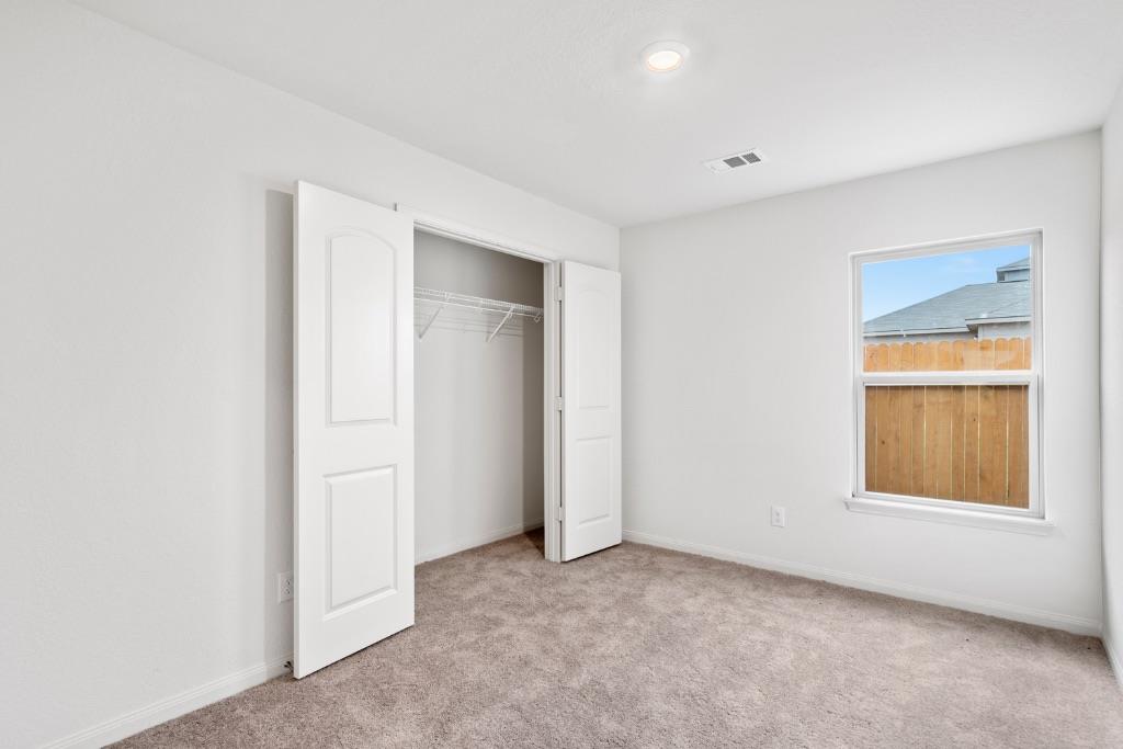 205 Allington Cir, Jarrell, TX 76537
