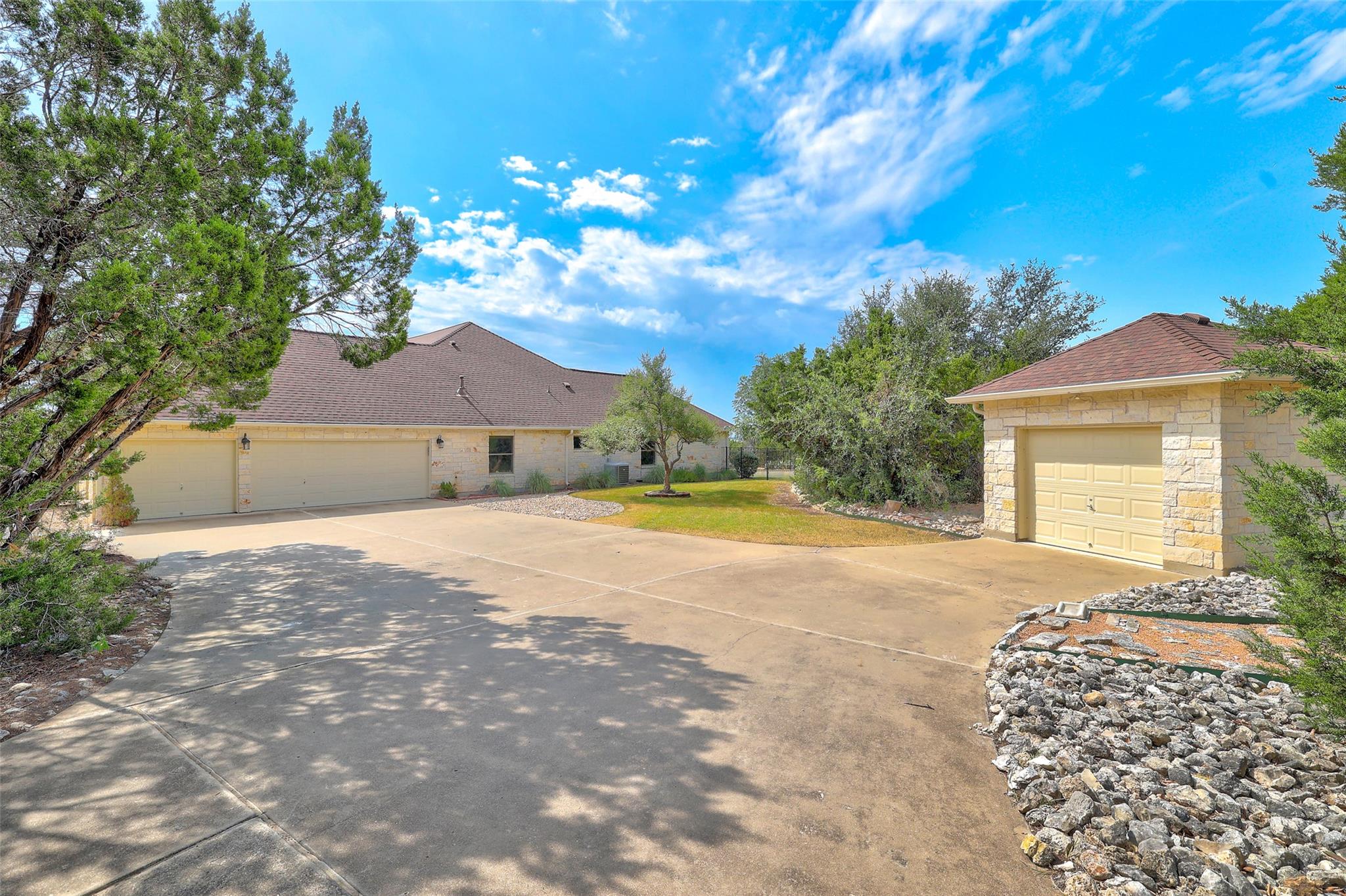 1106 Squaw Vly, Leander, TX 78641