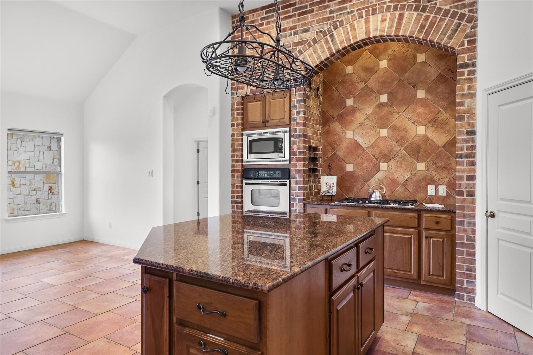 1106 Squaw Vly, Leander, TX 78641