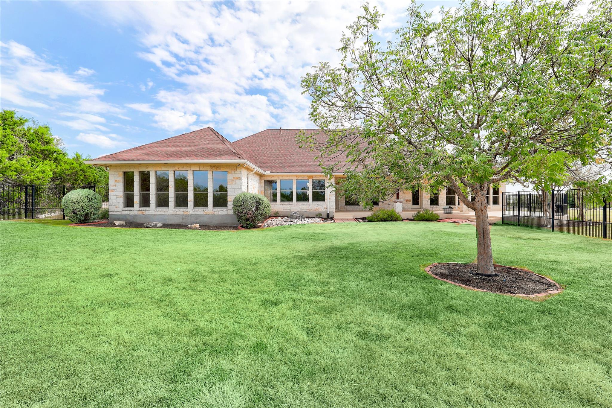 1106 Squaw Vly, Leander, TX 78641