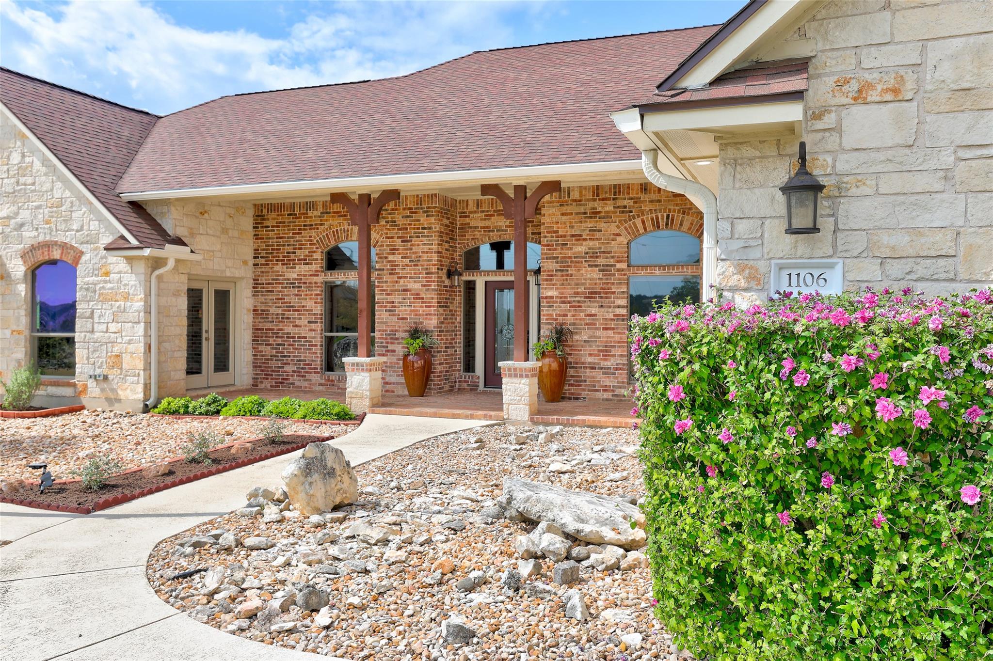 1106 Squaw Vly, Leander, TX 78641