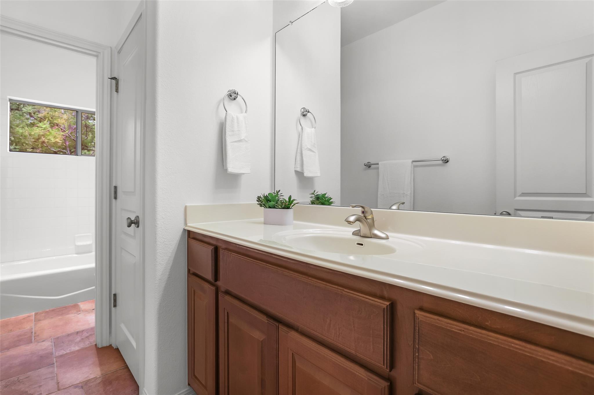 1106 Squaw Vly, Leander, TX 78641