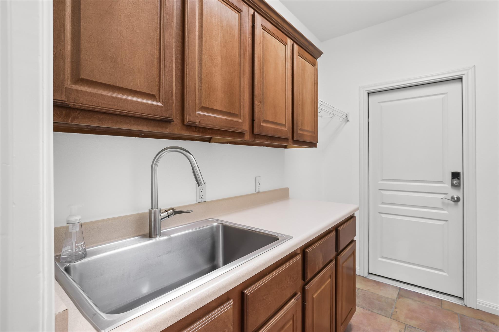 1106 Squaw Vly, Leander, TX 78641