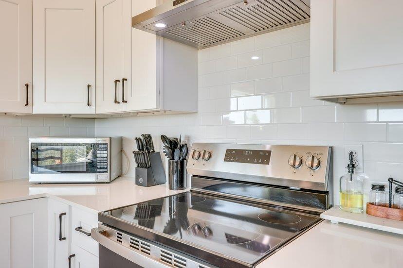 482 Dusty Saddle Dr, Canyon Lake, TX 78133