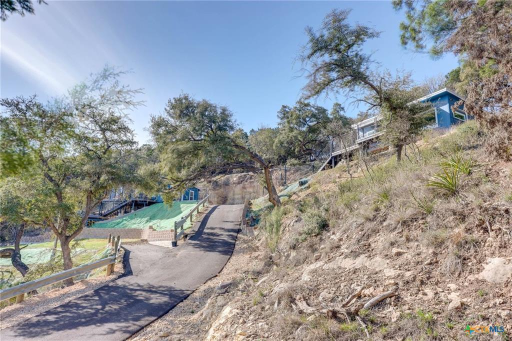 482 Dusty Saddle Dr, Canyon Lake, TX 78133