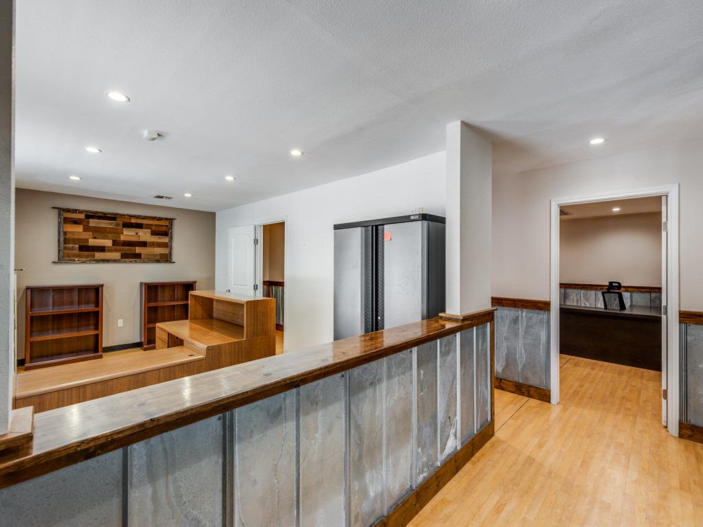 101 N Anthony St, Hutto, TX 78634