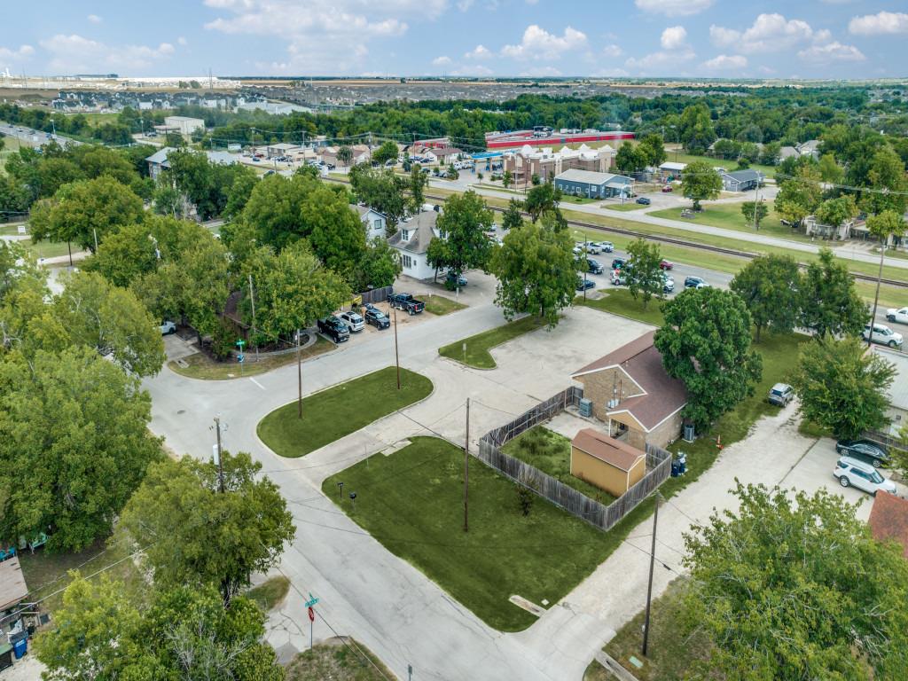 101 N Anthony St, Hutto, TX 78634