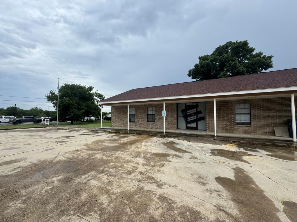 101 N Anthony St, Hutto, TX 78634