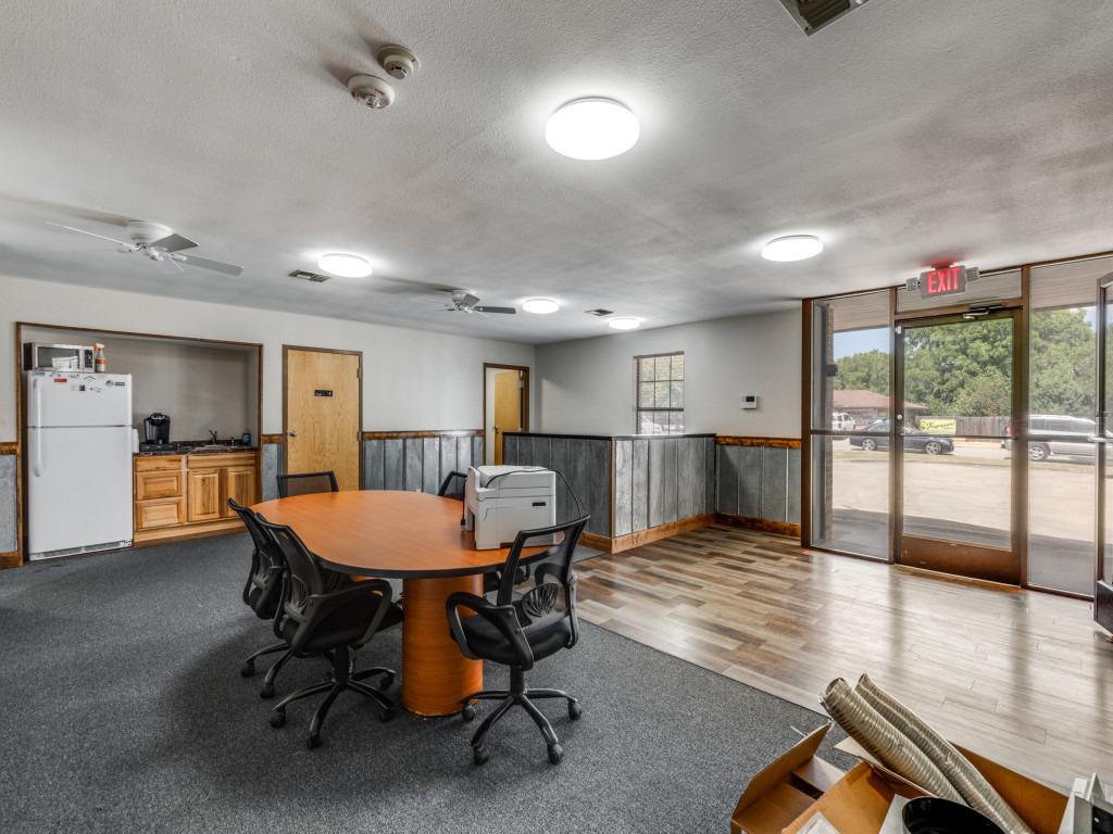 101 N Anthony St, Hutto, TX 78634