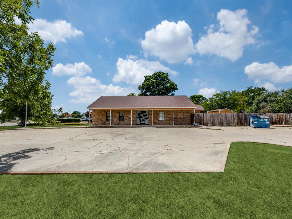101 N Anthony St, Hutto, TX 78634