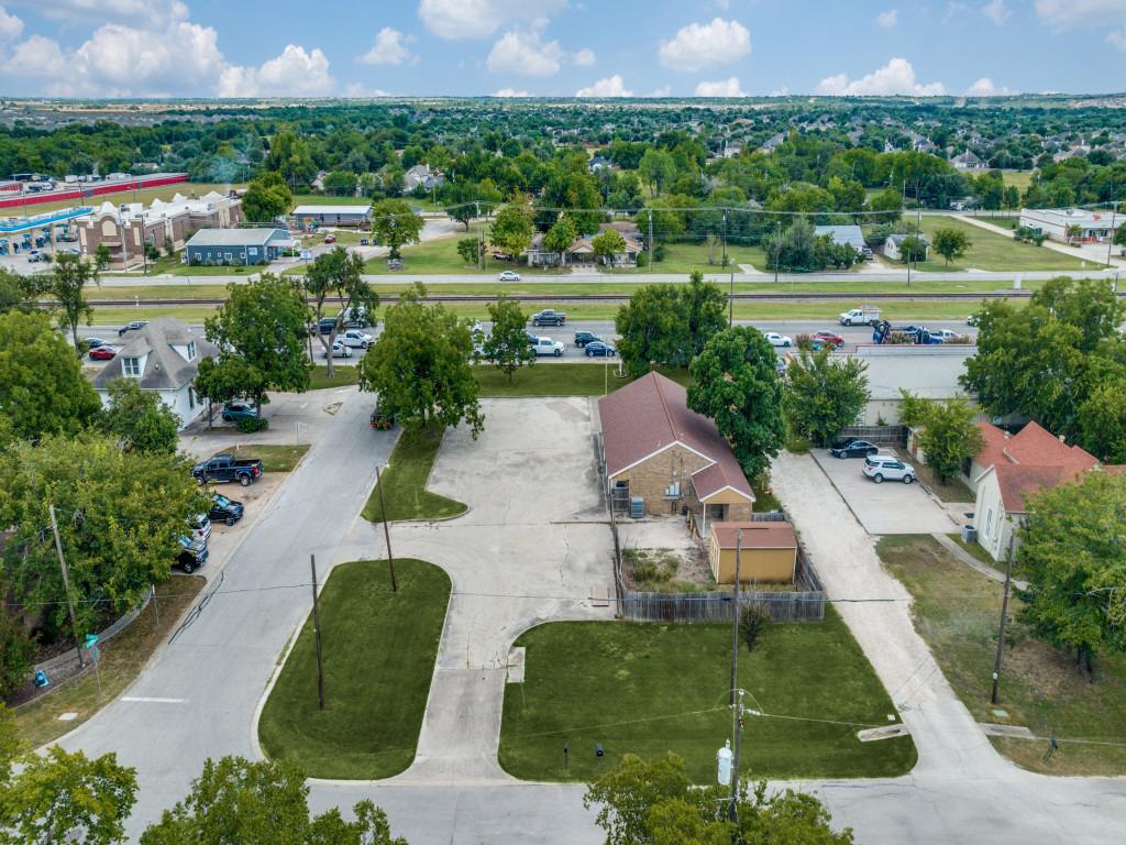101 N Anthony St, Hutto, TX 78634