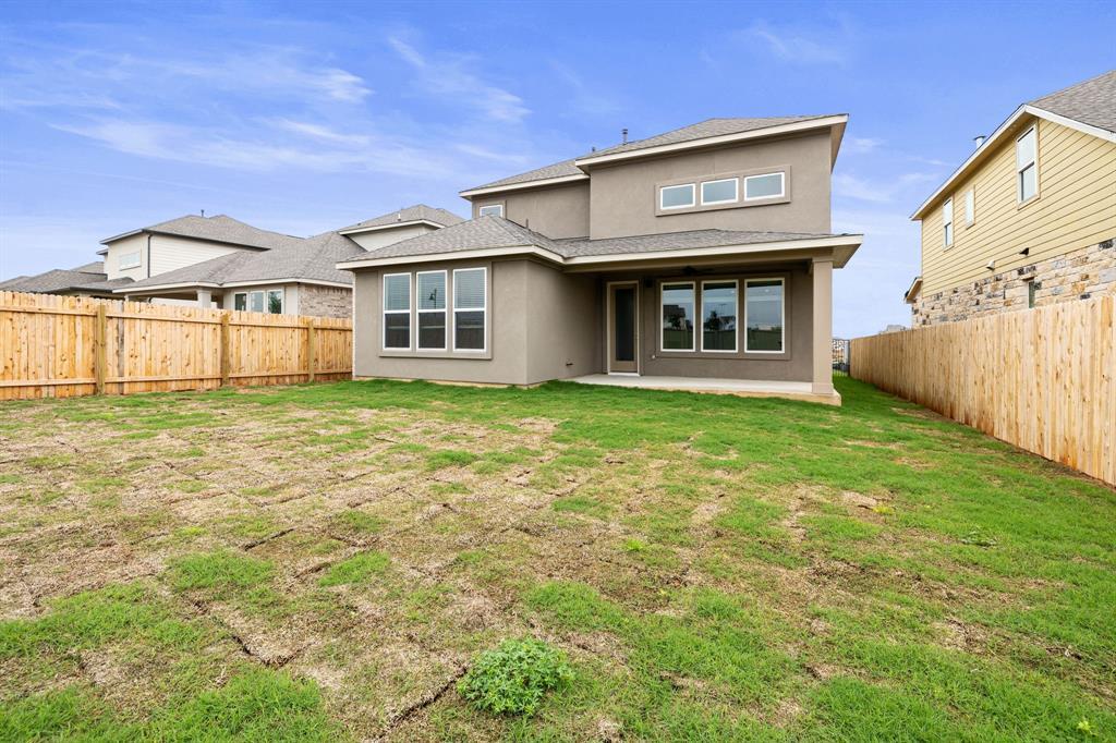 112 Alicante Ln, Liberty Hill, TX 78628
