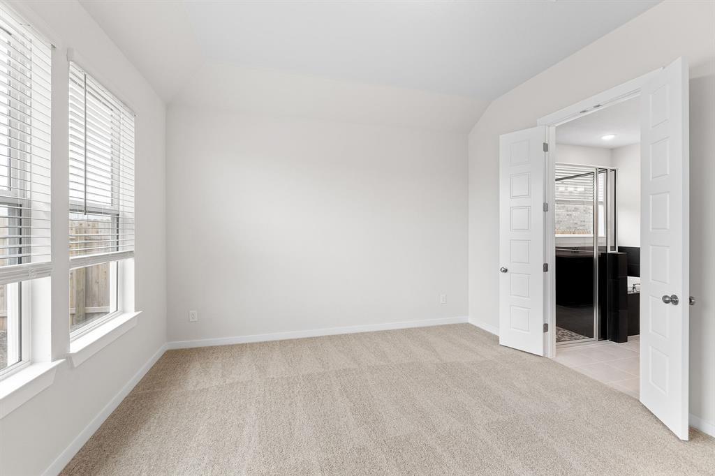 112 Alicante Ln, Liberty Hill, TX 78628