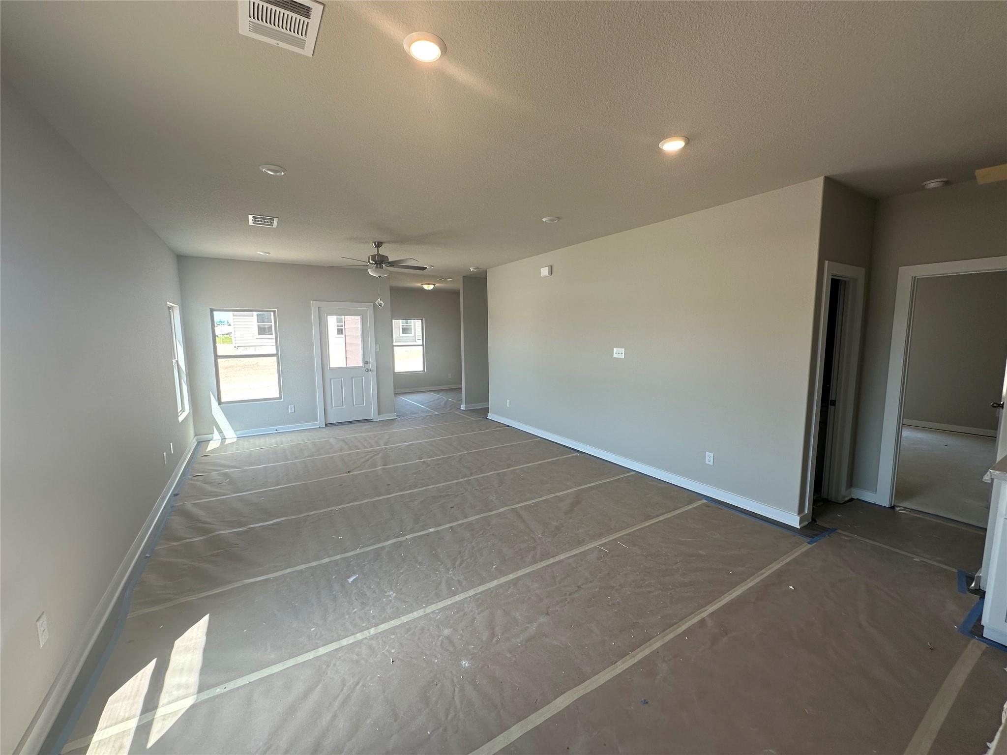 501 Sleep Hollow, Jarrell, TX 76537