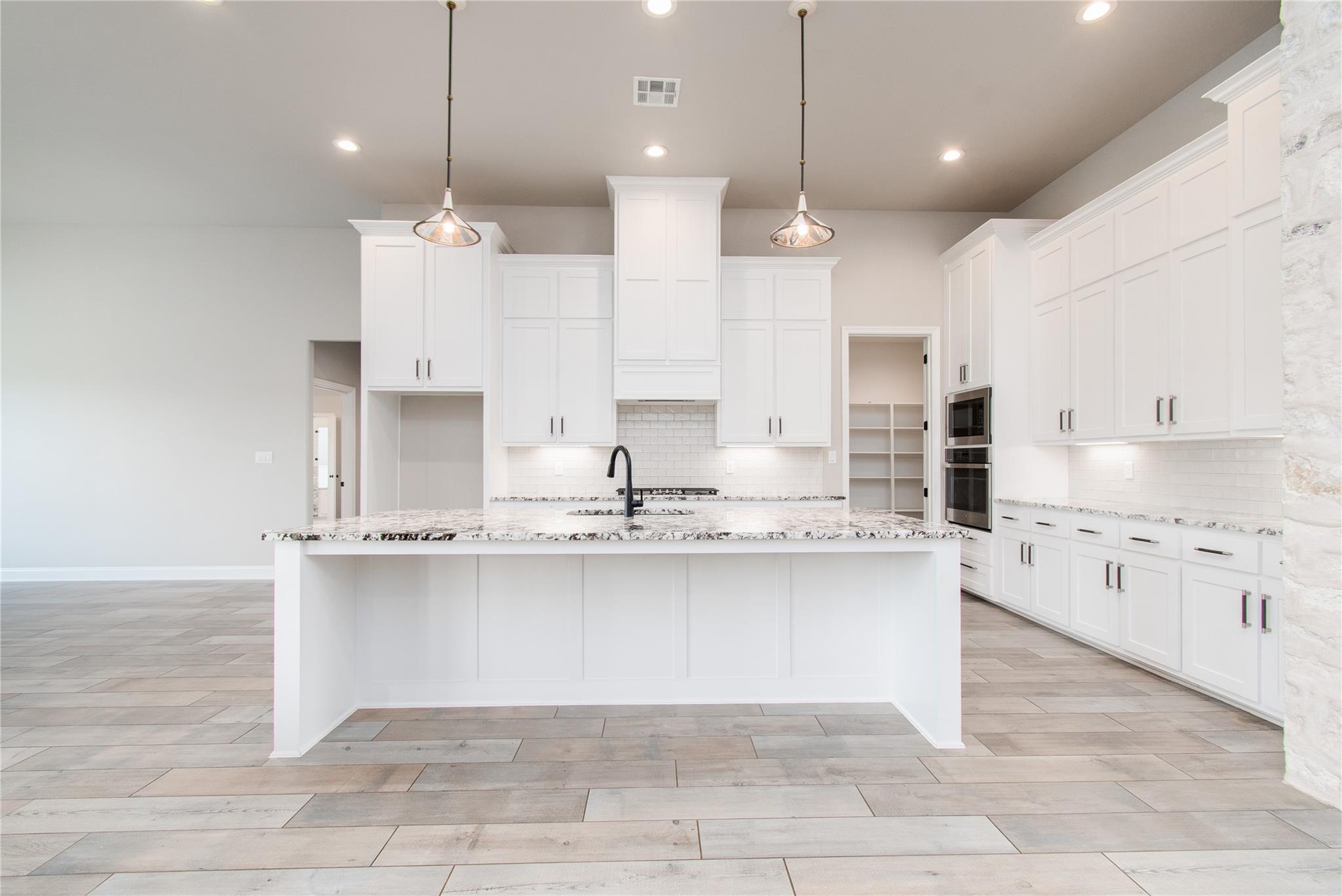 2050 Chalk Mill Xing, Salado, TX 76571