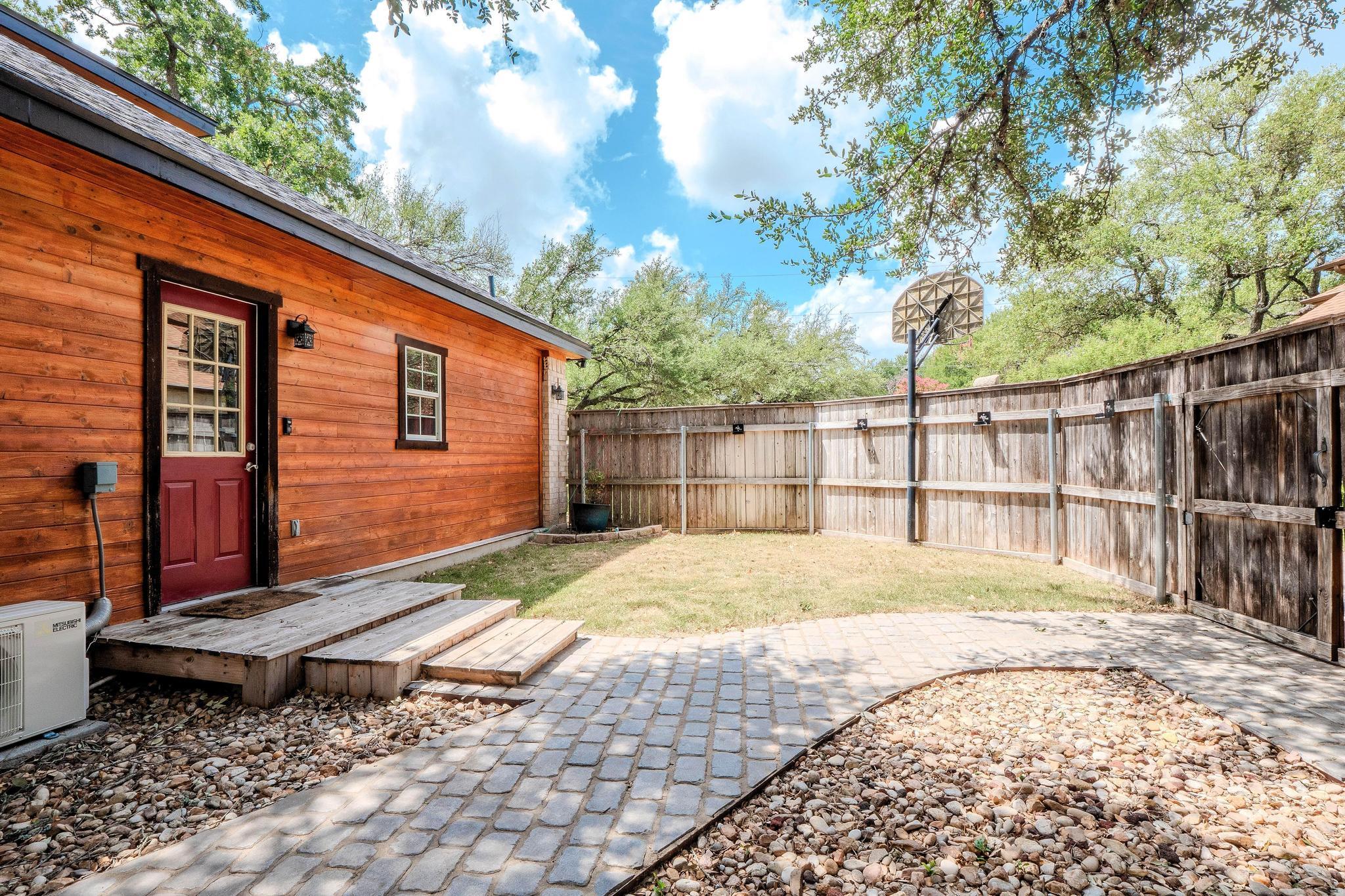 607 County Cork Ln, Leander, TX 78641