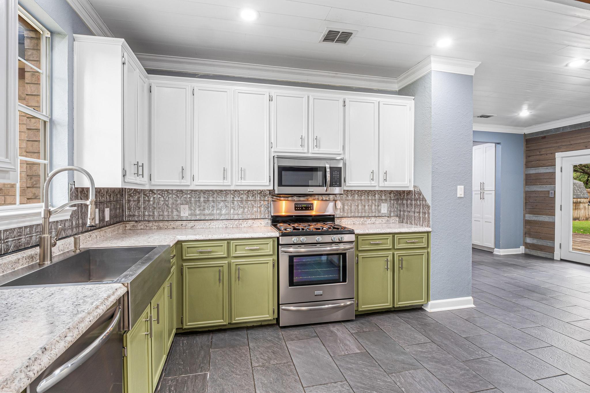 607 County Cork Ln, Leander, TX 78641