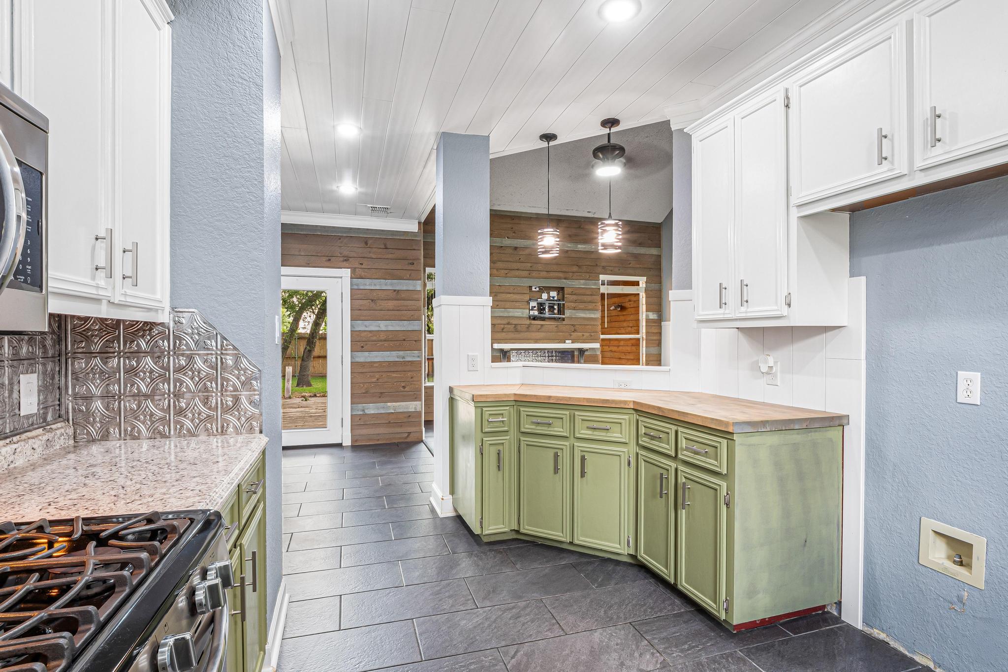 607 County Cork Ln, Leander, TX 78641