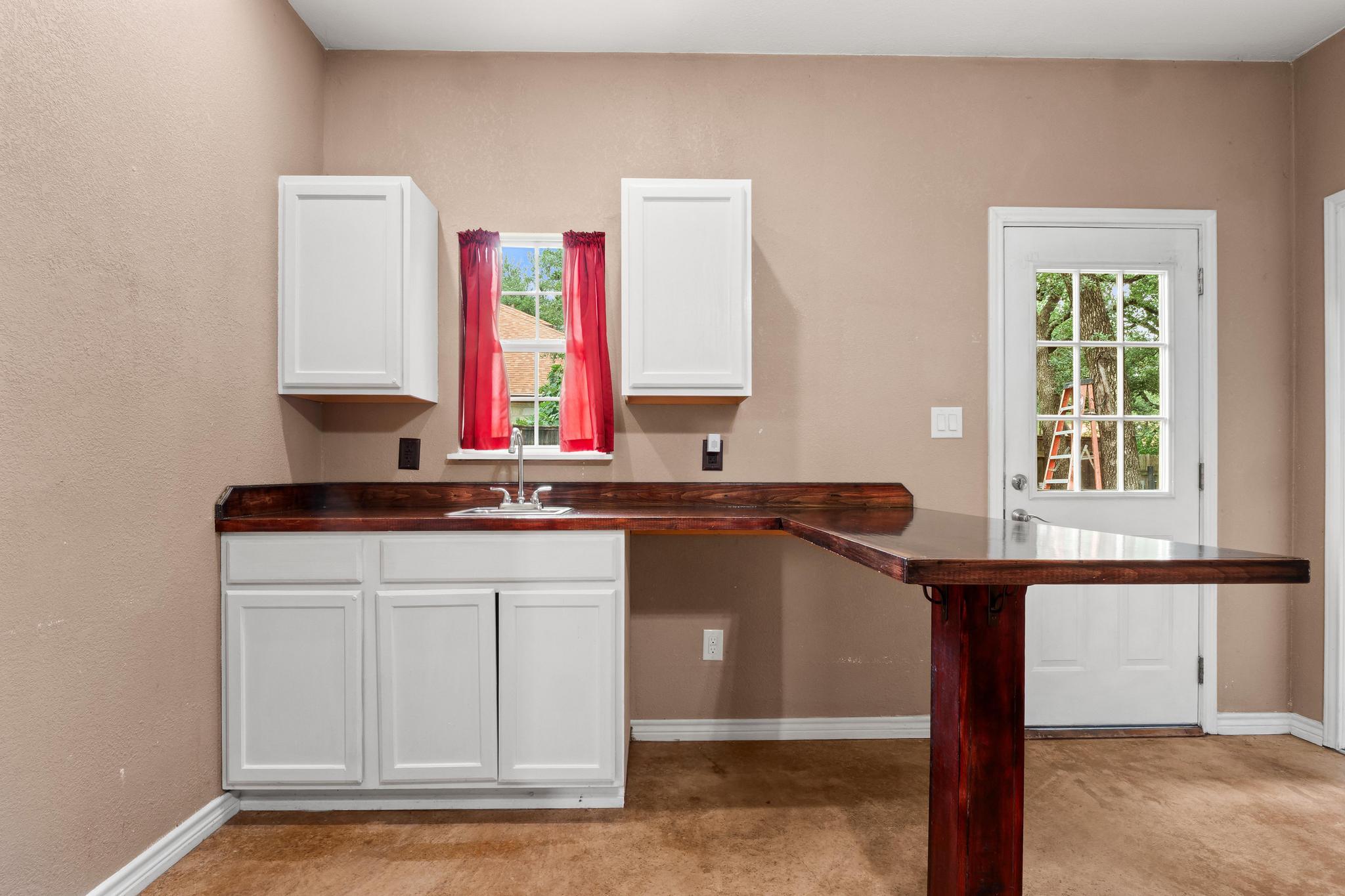 607 County Cork Ln, Leander, TX 78641
