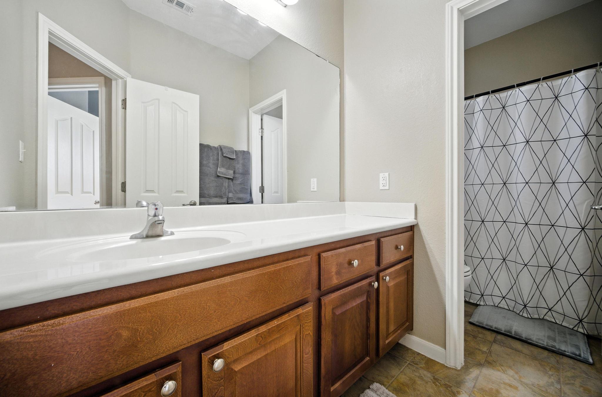 1208 Pine Forest Cir, Round Rock, TX 78665