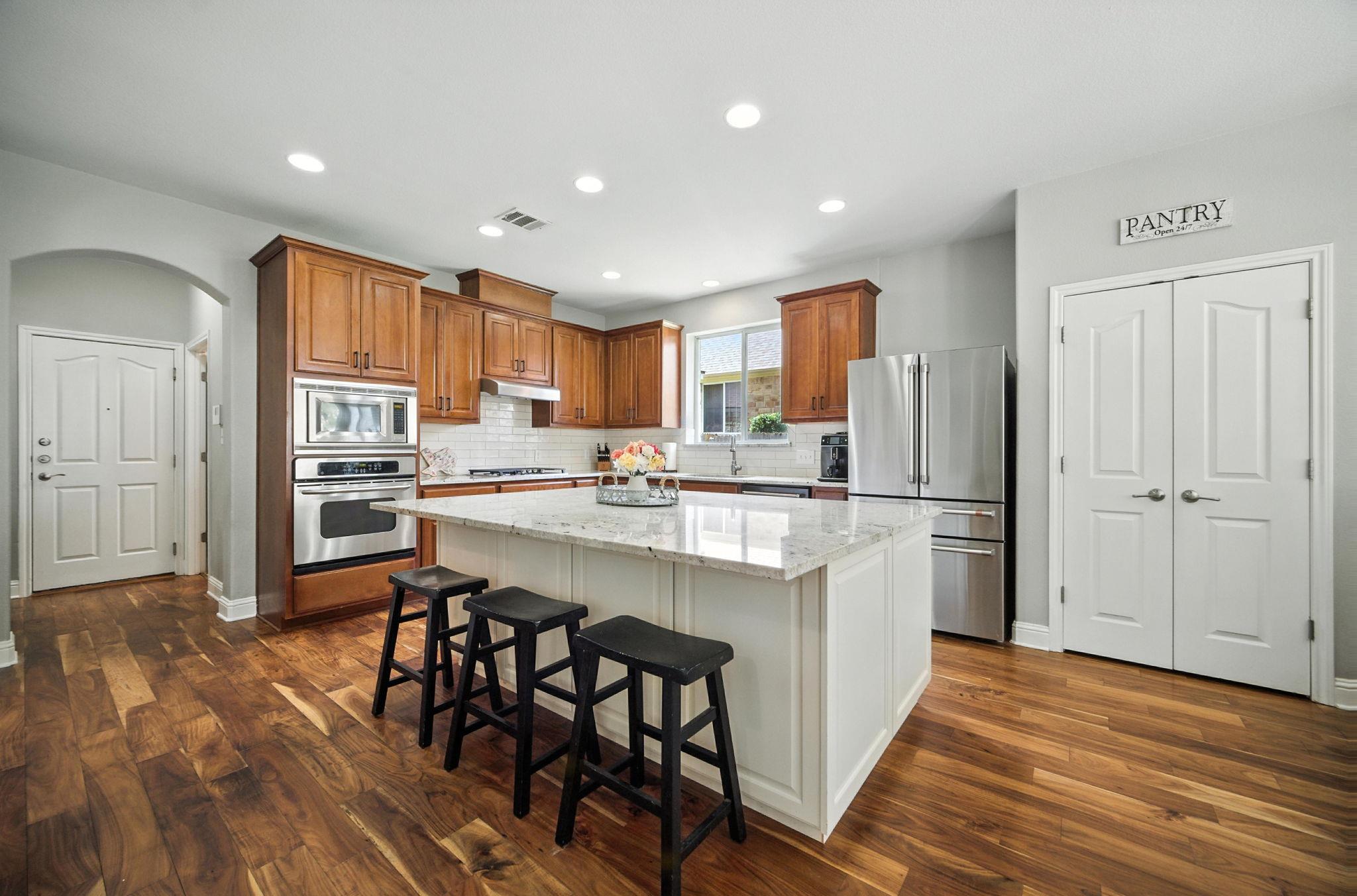 1208 Pine Forest Cir, Round Rock, TX 78665