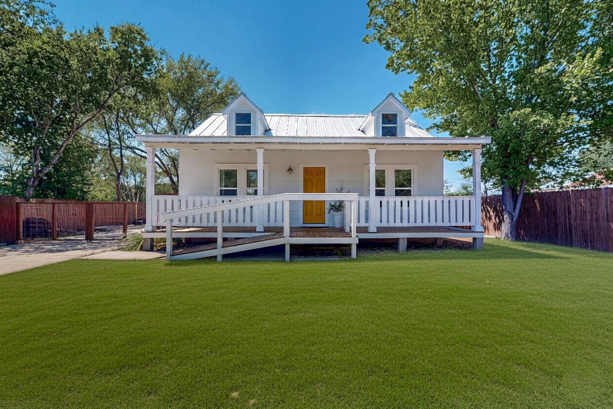 1916 Pecan St, Bastrop, TX 78602