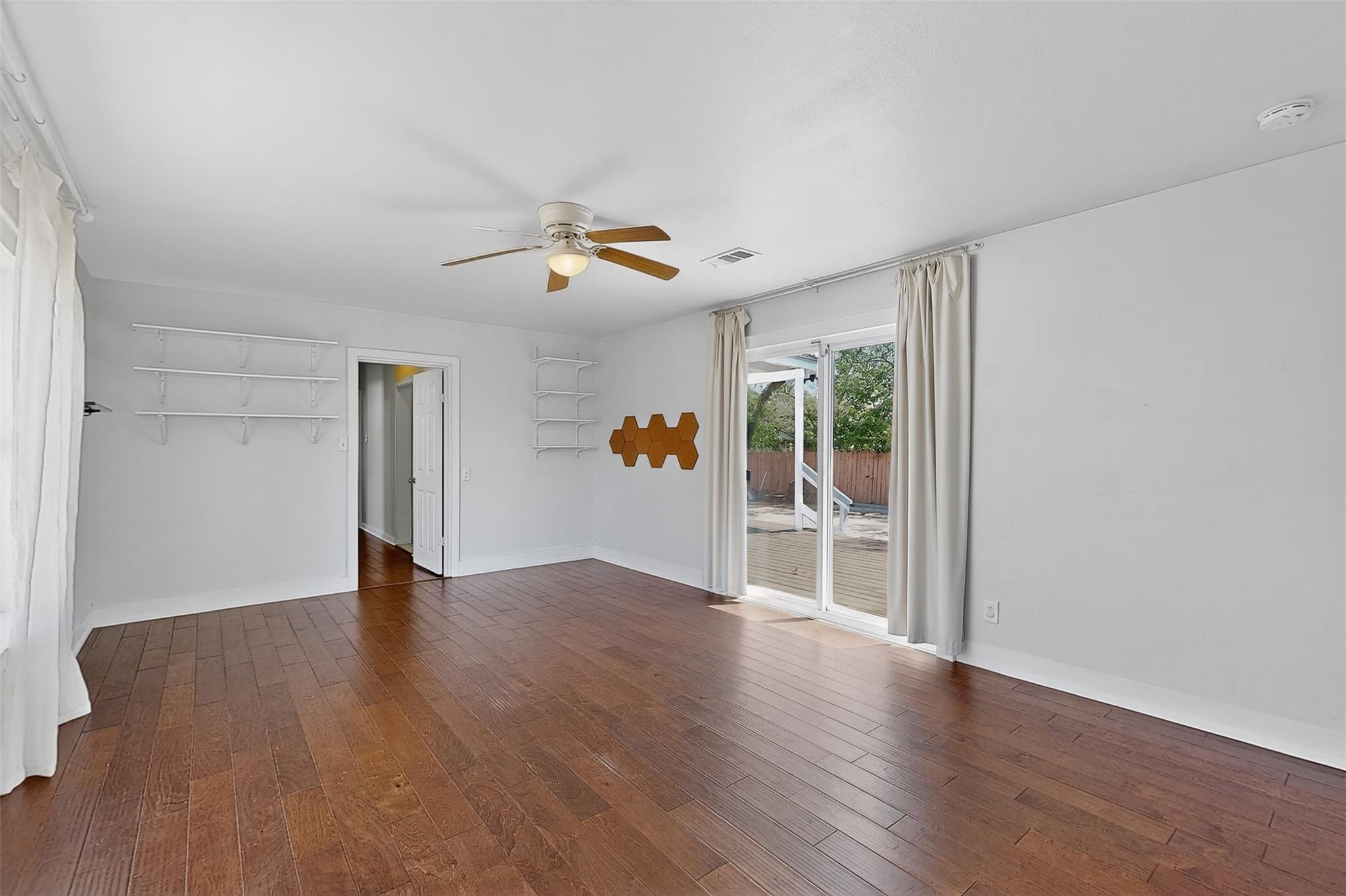 1916 Pecan St, Bastrop, TX 78602