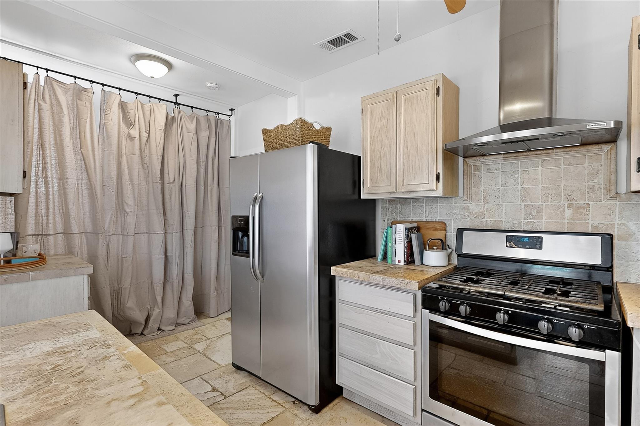 1916 Pecan St, Bastrop, TX 78602