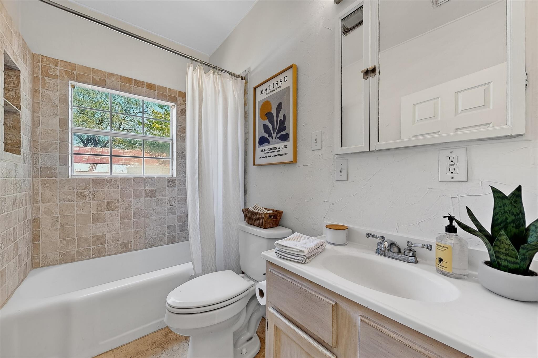 1916 Pecan St, Bastrop, TX 78602