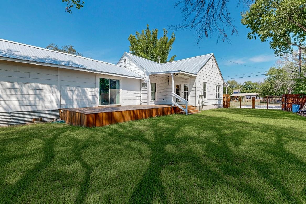 1916 Pecan St, Bastrop, TX 78602