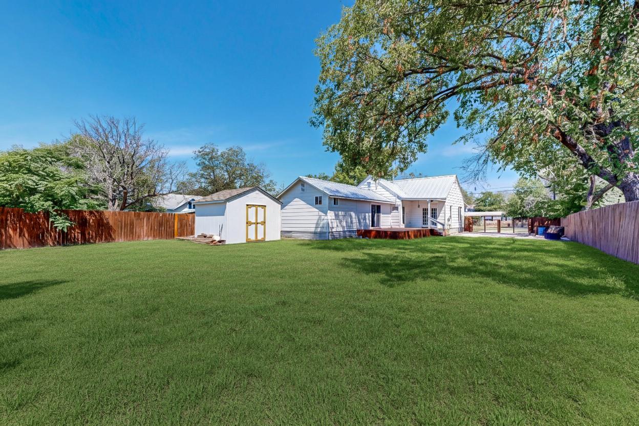 1916 Pecan St, Bastrop, TX 78602