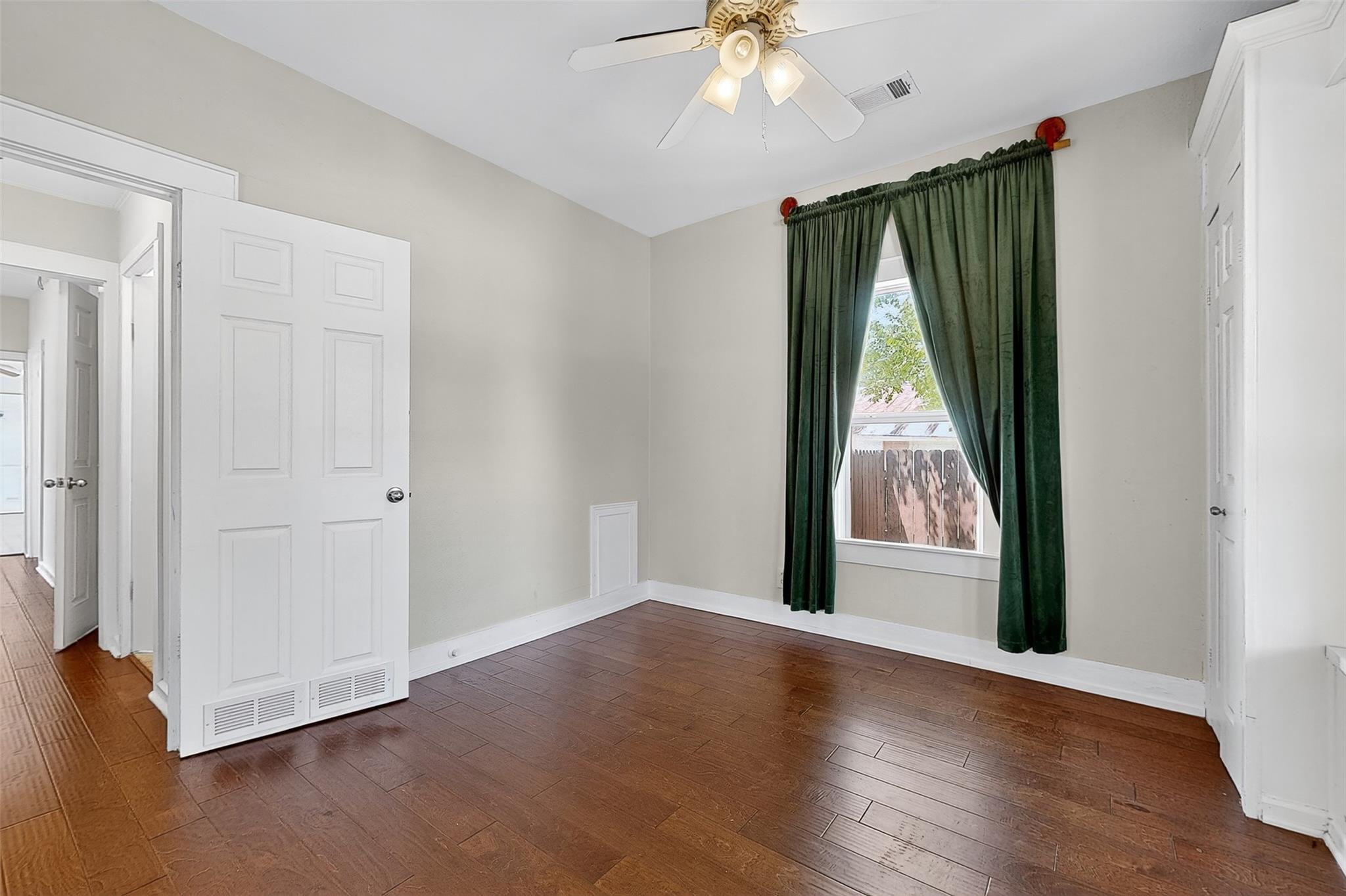 1916 Pecan St, Bastrop, TX 78602