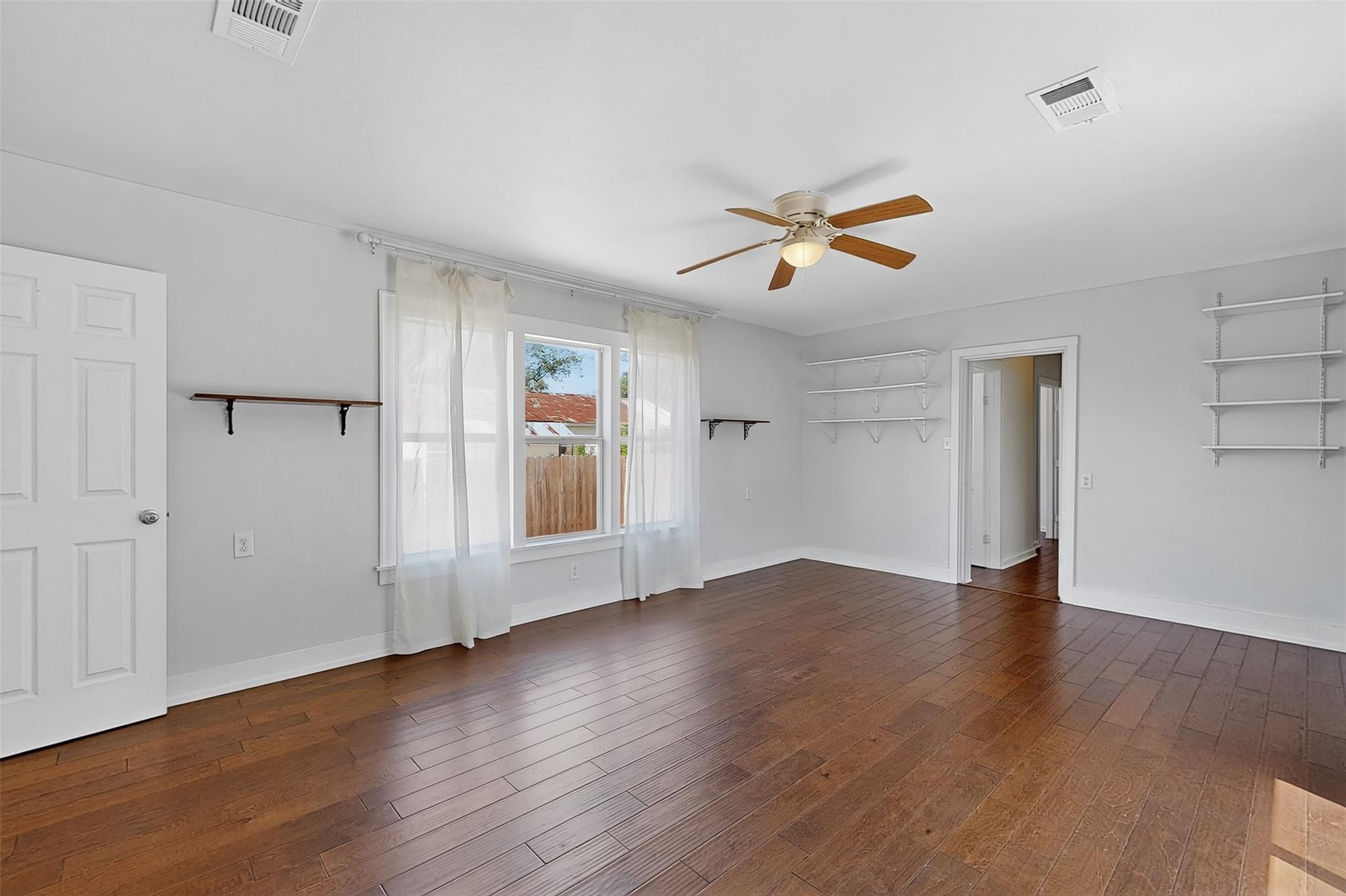 1916 Pecan St, Bastrop, TX 78602