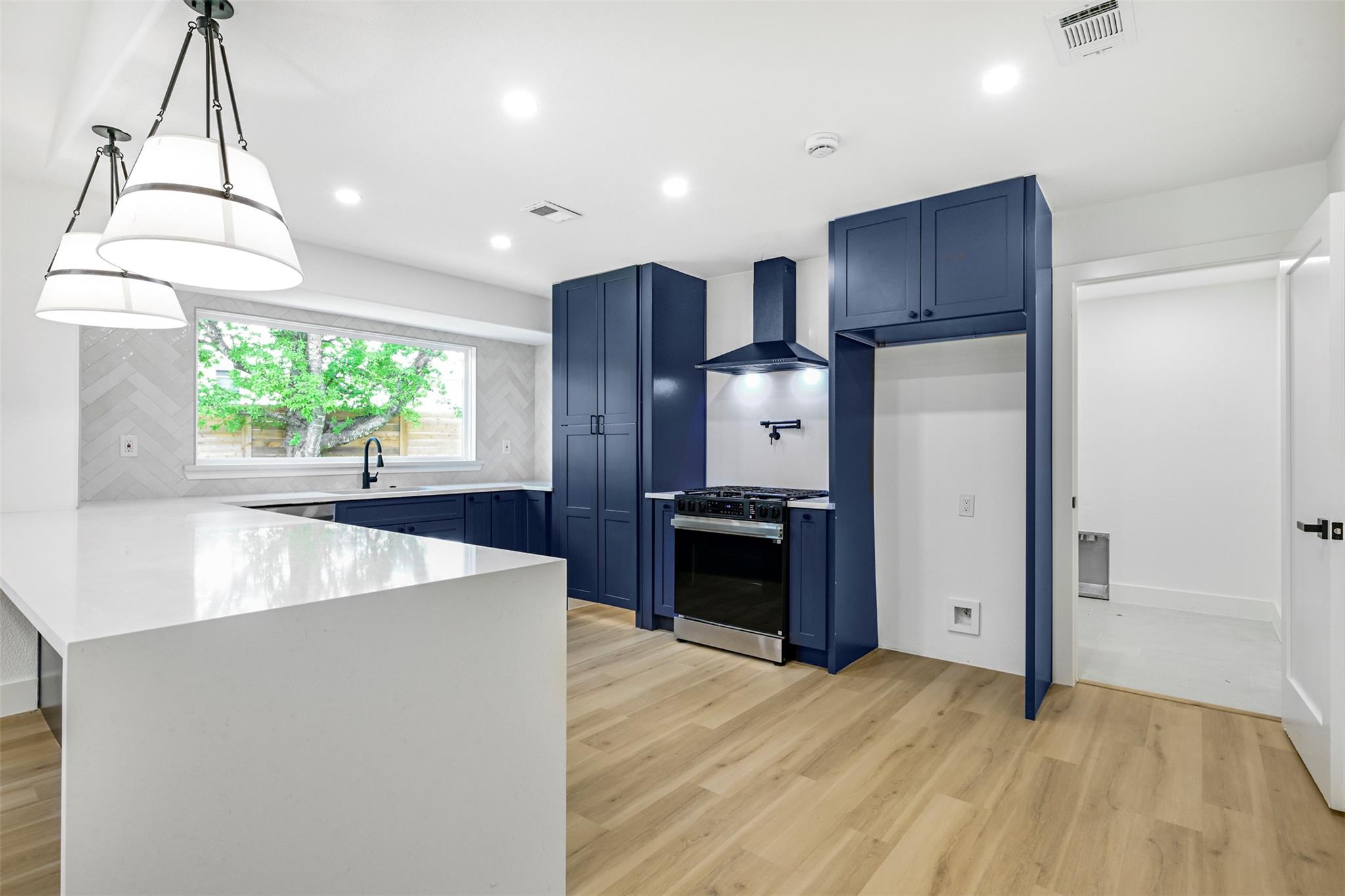 3001 Cedarlawn Cir, Austin, TX 78723