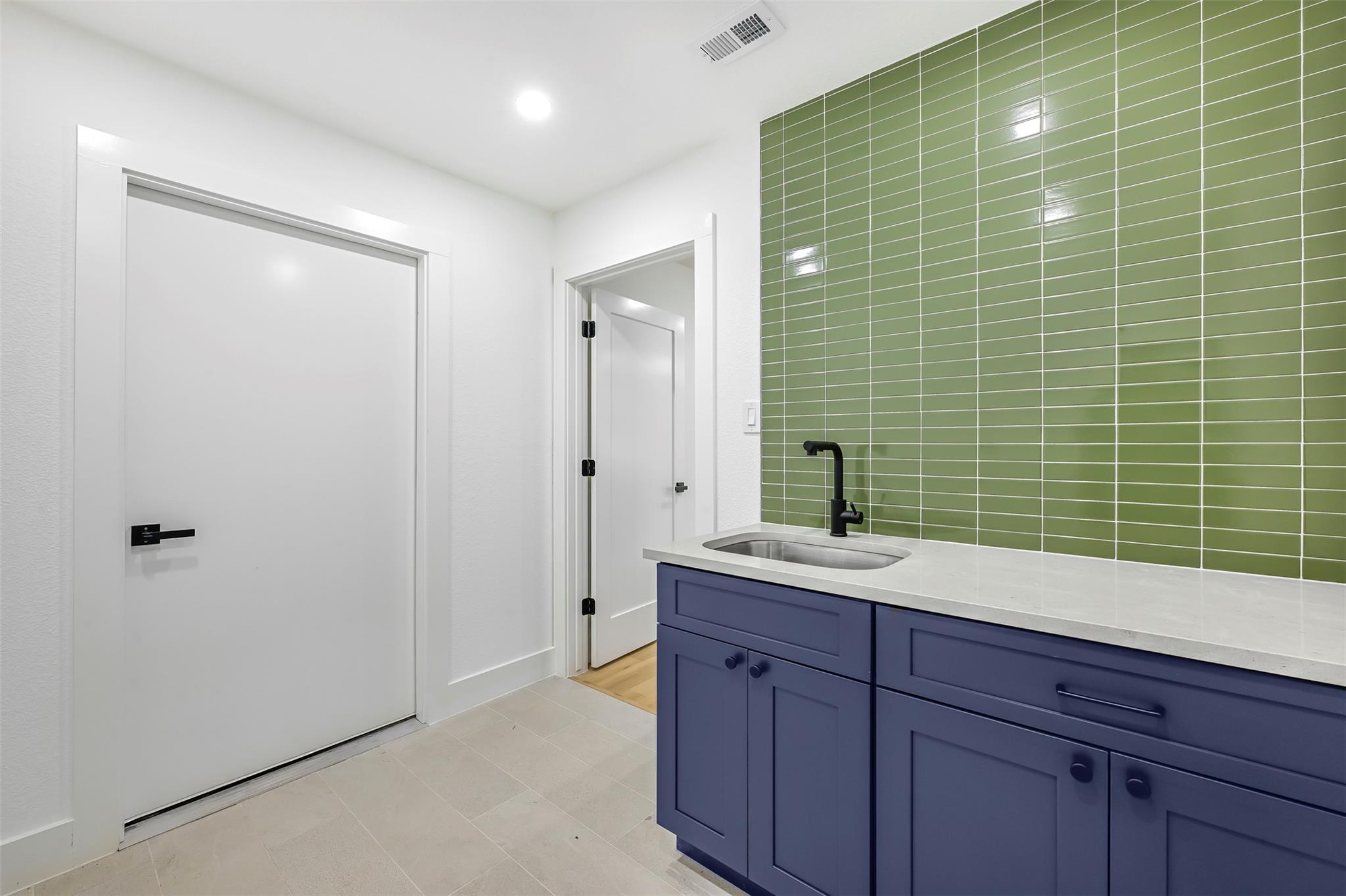 3001 Cedarlawn Cir, Austin, TX 78723