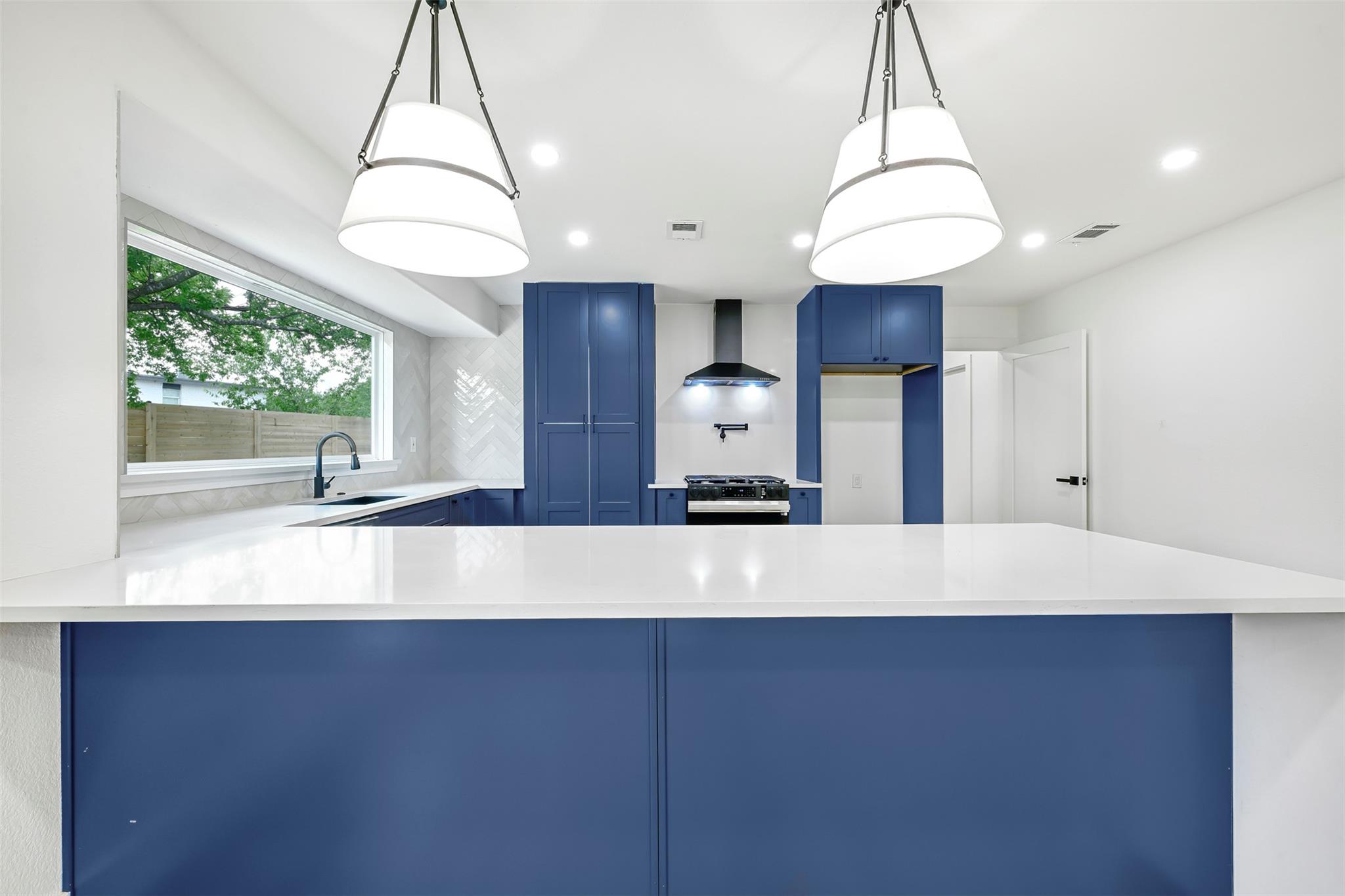 3001 Cedarlawn Cir, Austin, TX 78723