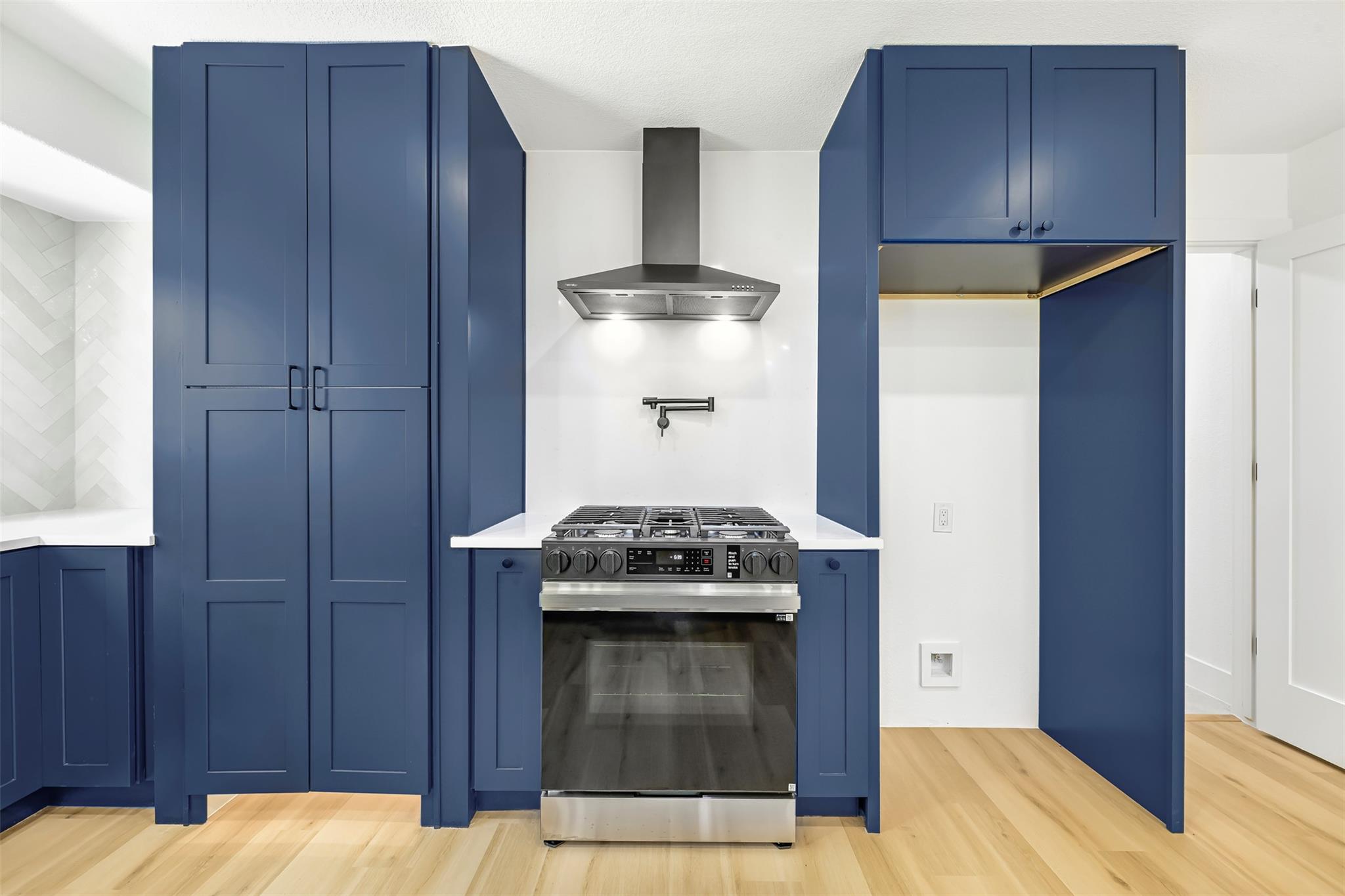 3001 Cedarlawn Cir, Austin, TX 78723