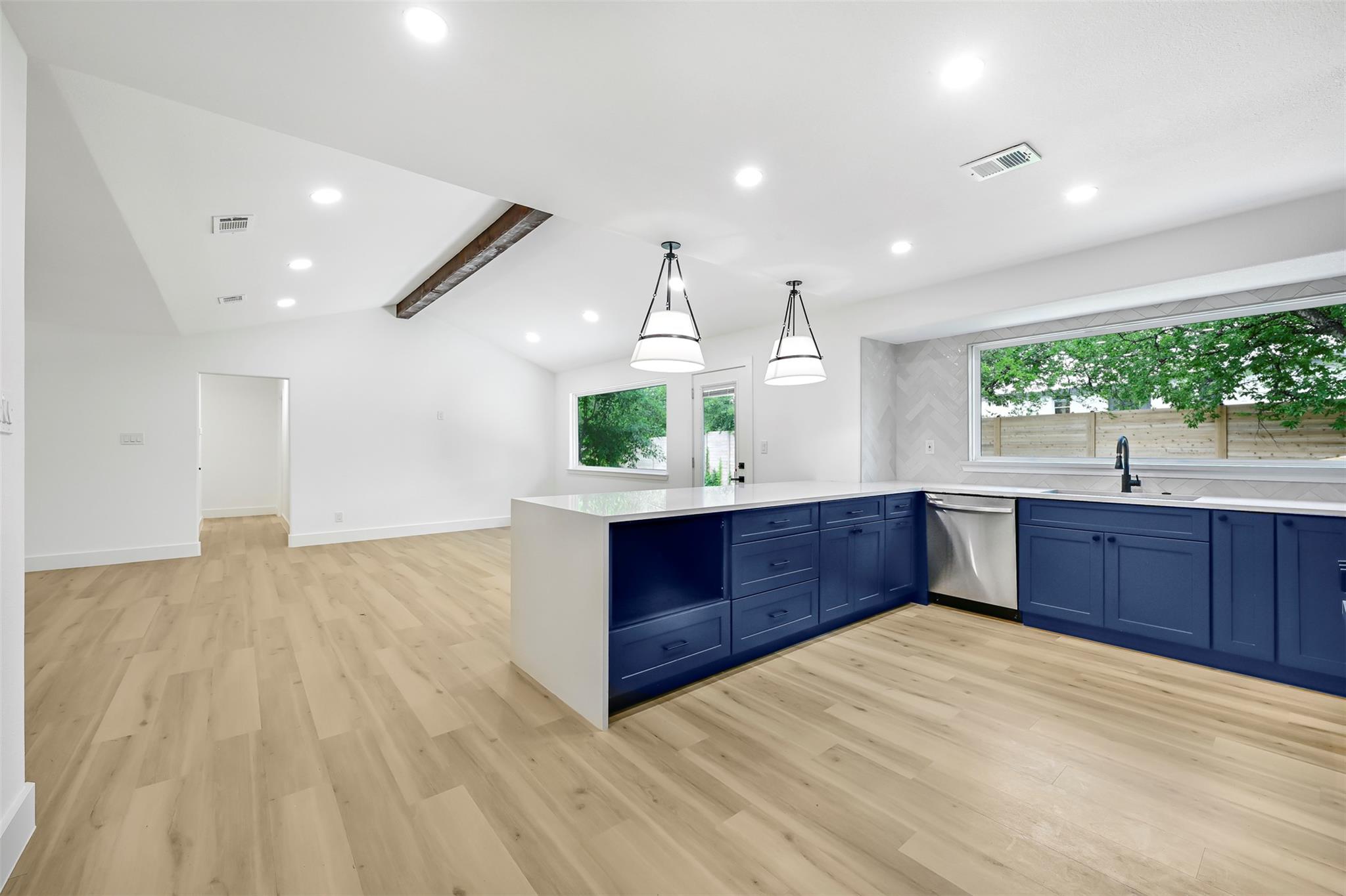 3001 Cedarlawn Cir, Austin, TX 78723