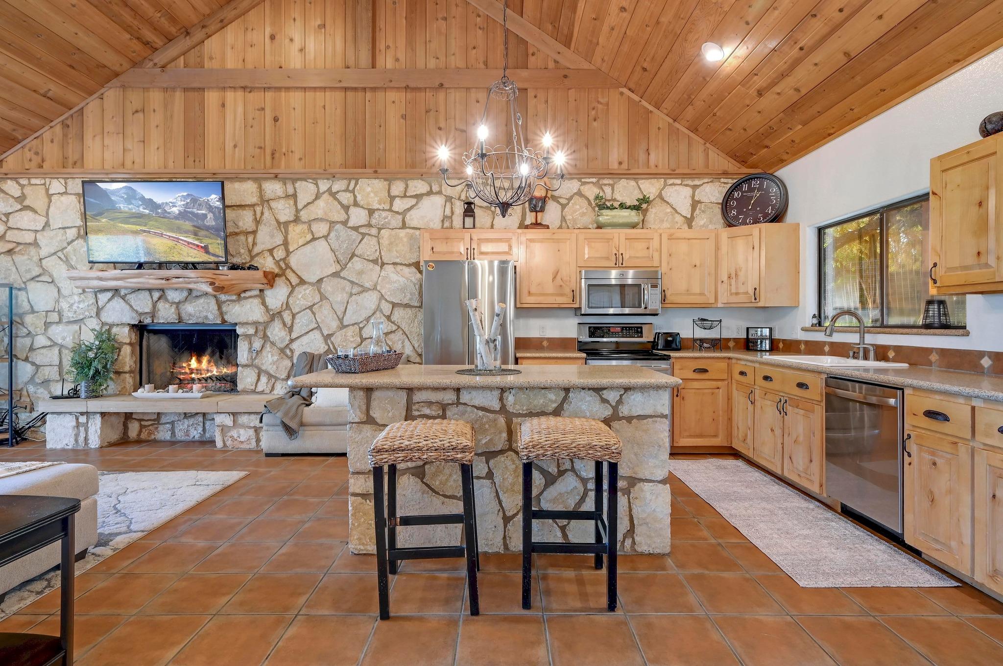 401 Madrone Canyon Dr, Dripping Springs, TX 78620